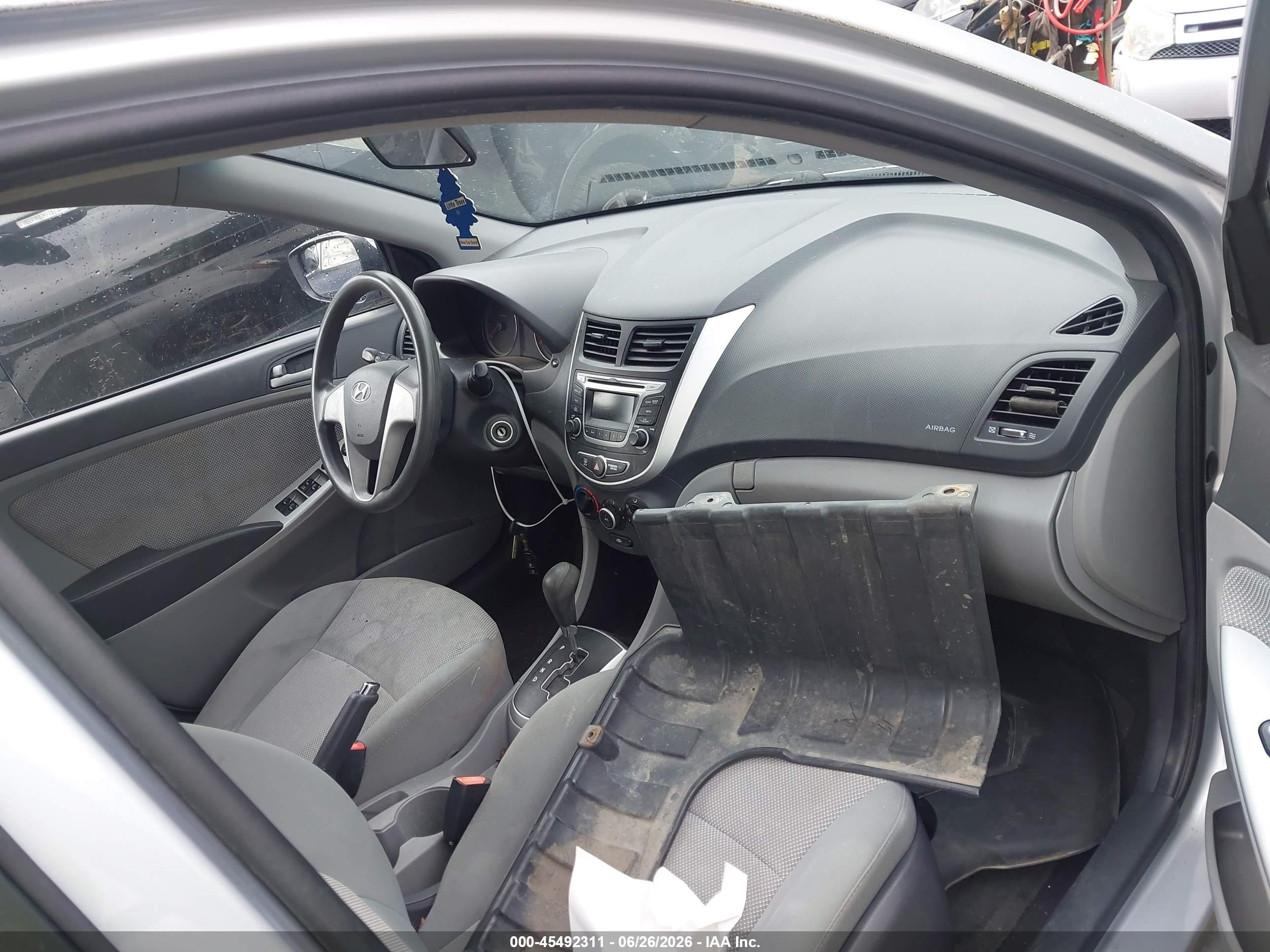 2014 Hyundai Accent Gls Silver vin: KMHCT4AE6EU640084