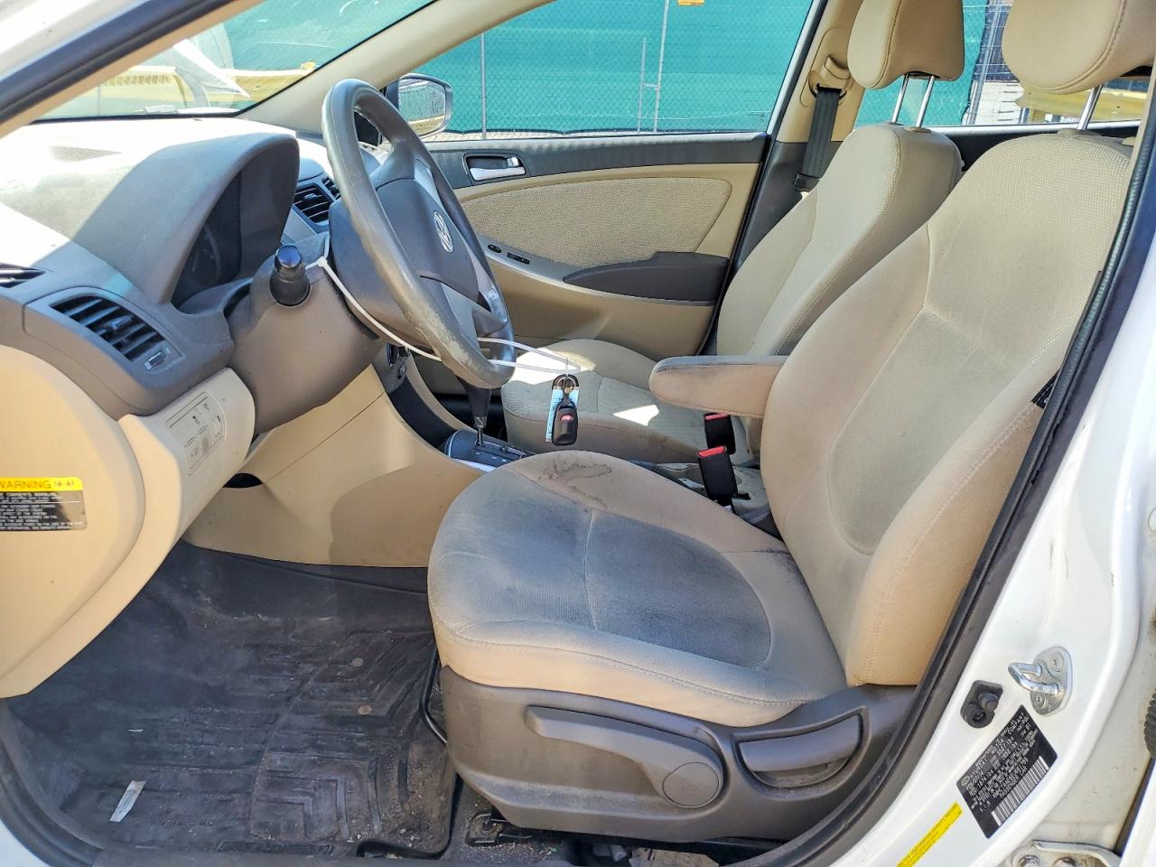 2014 Hyundai Accent Gls White vin: KMHCT4AE6EU661789