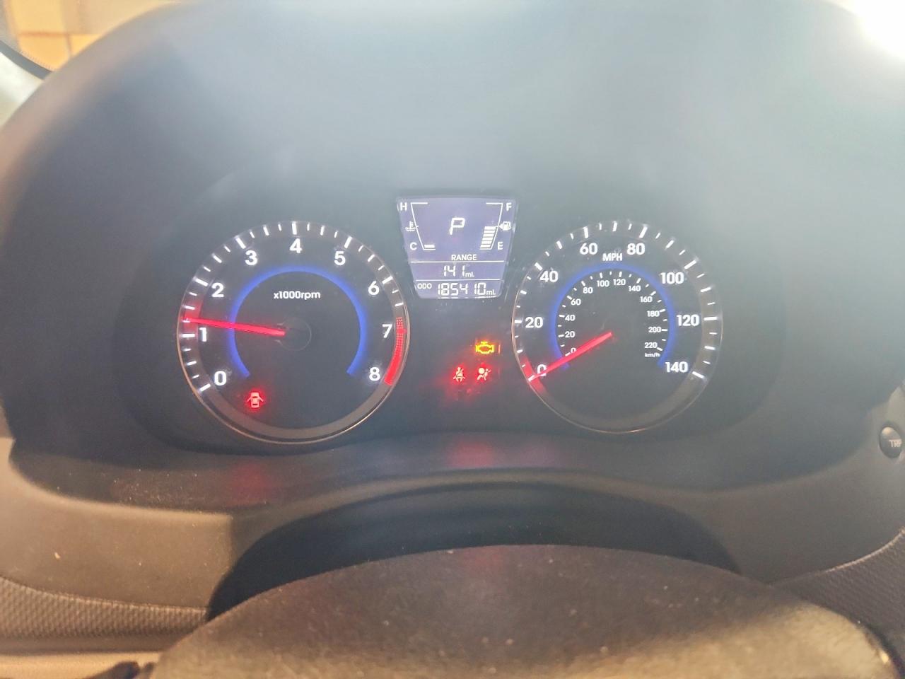 2014 Hyundai Accent Gls Red vin: KMHCT4AE6EU729802