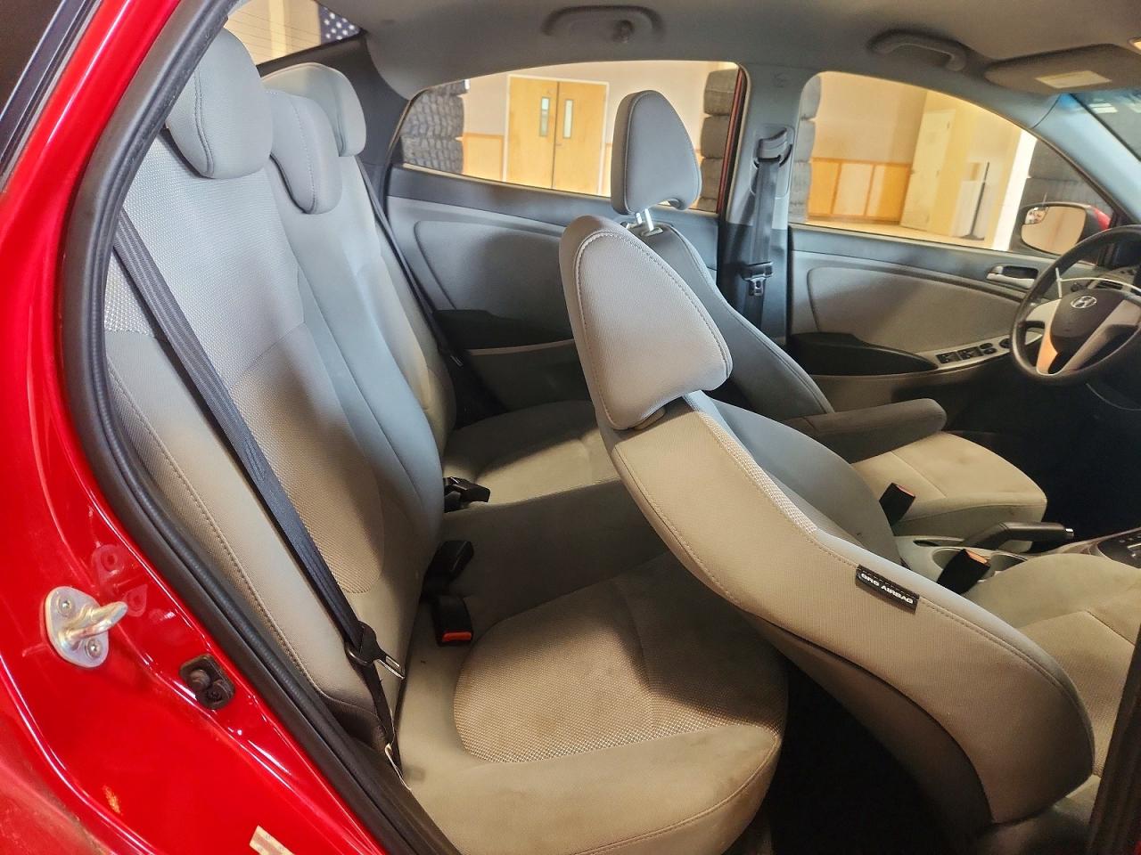 2014 Hyundai Accent Gls Red vin: KMHCT4AE6EU729802