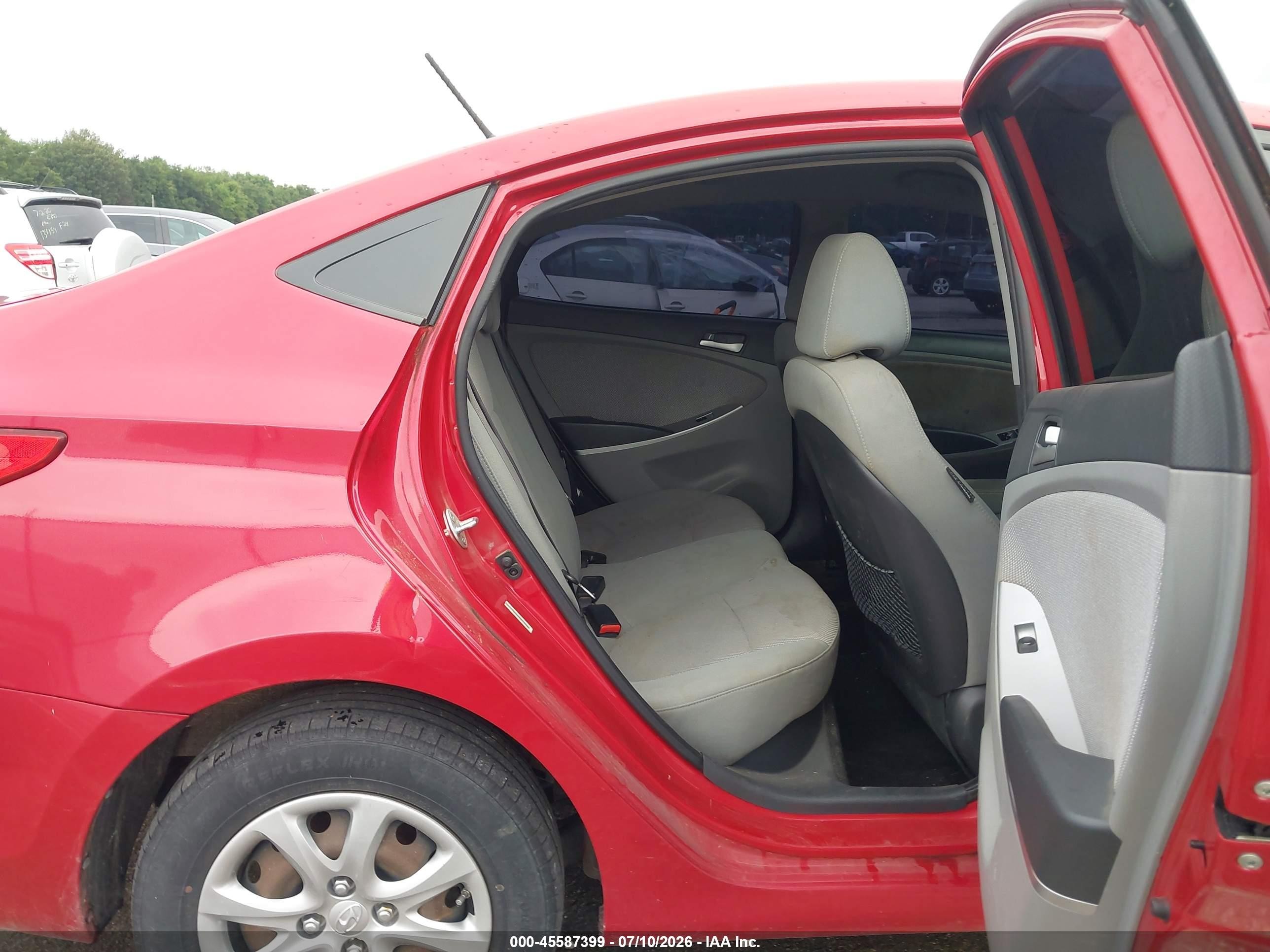 2014 Hyundai Accent Gls Красный vin: KMHCT4AE6EU741206