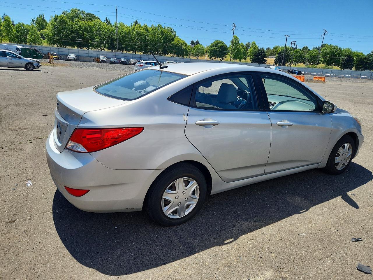 2014 Hyundai Accent Gls Silver vin: KMHCT4AE6EU758264