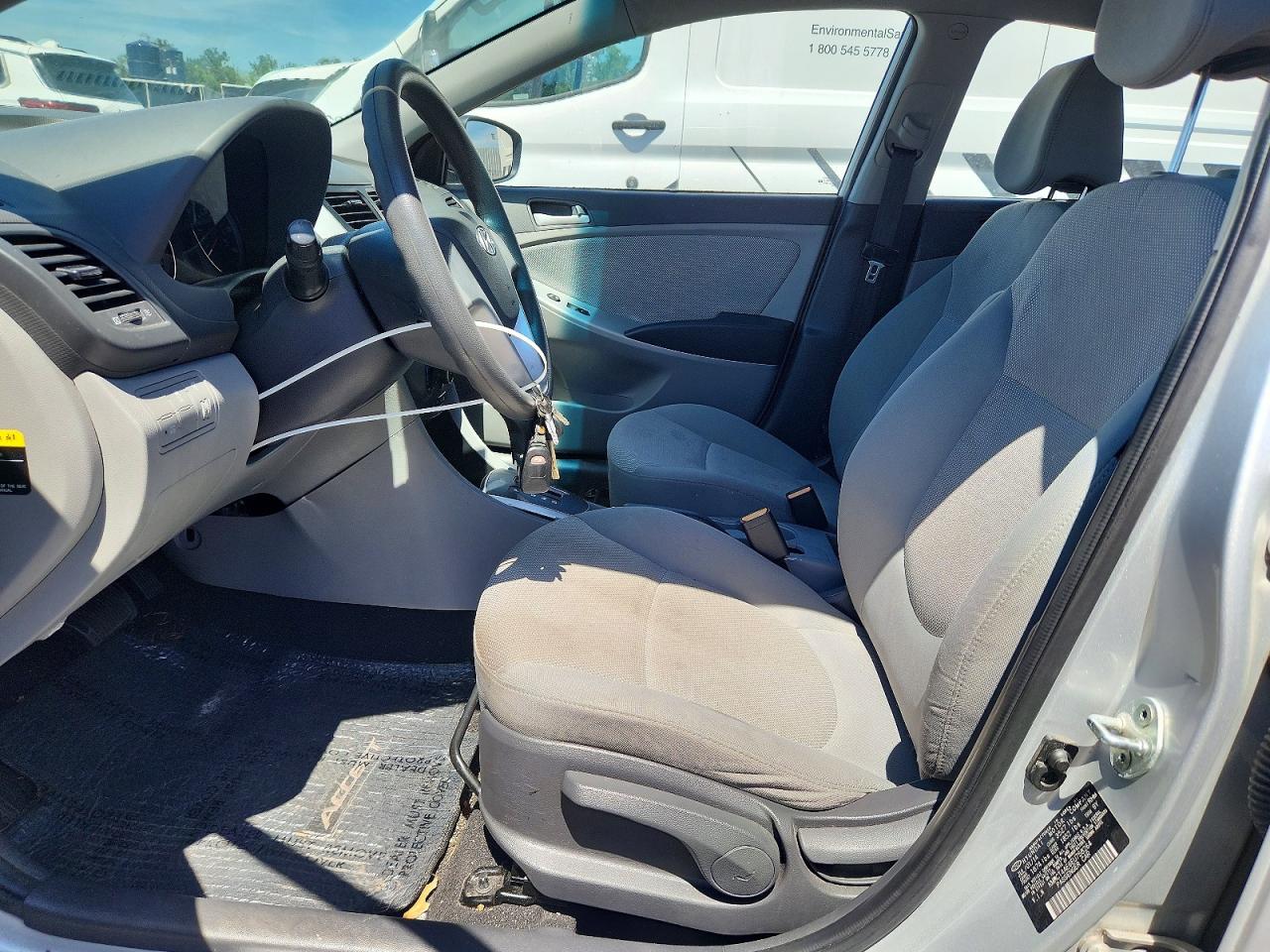 2014 Hyundai Accent Gls Silver vin: KMHCT4AE6EU758264