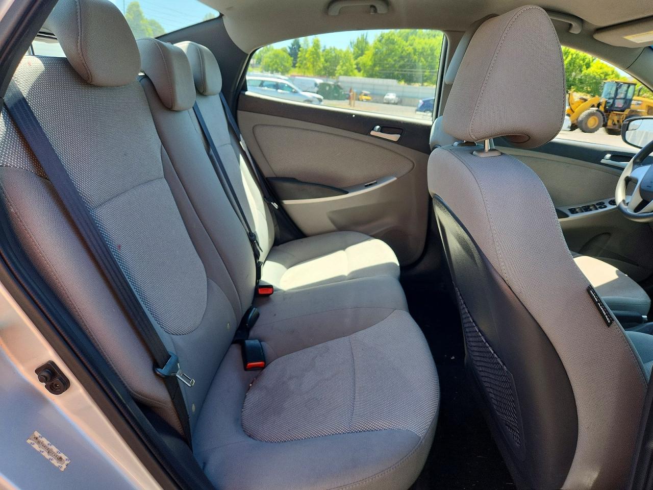 2014 Hyundai Accent Gls Silver vin: KMHCT4AE6EU758264