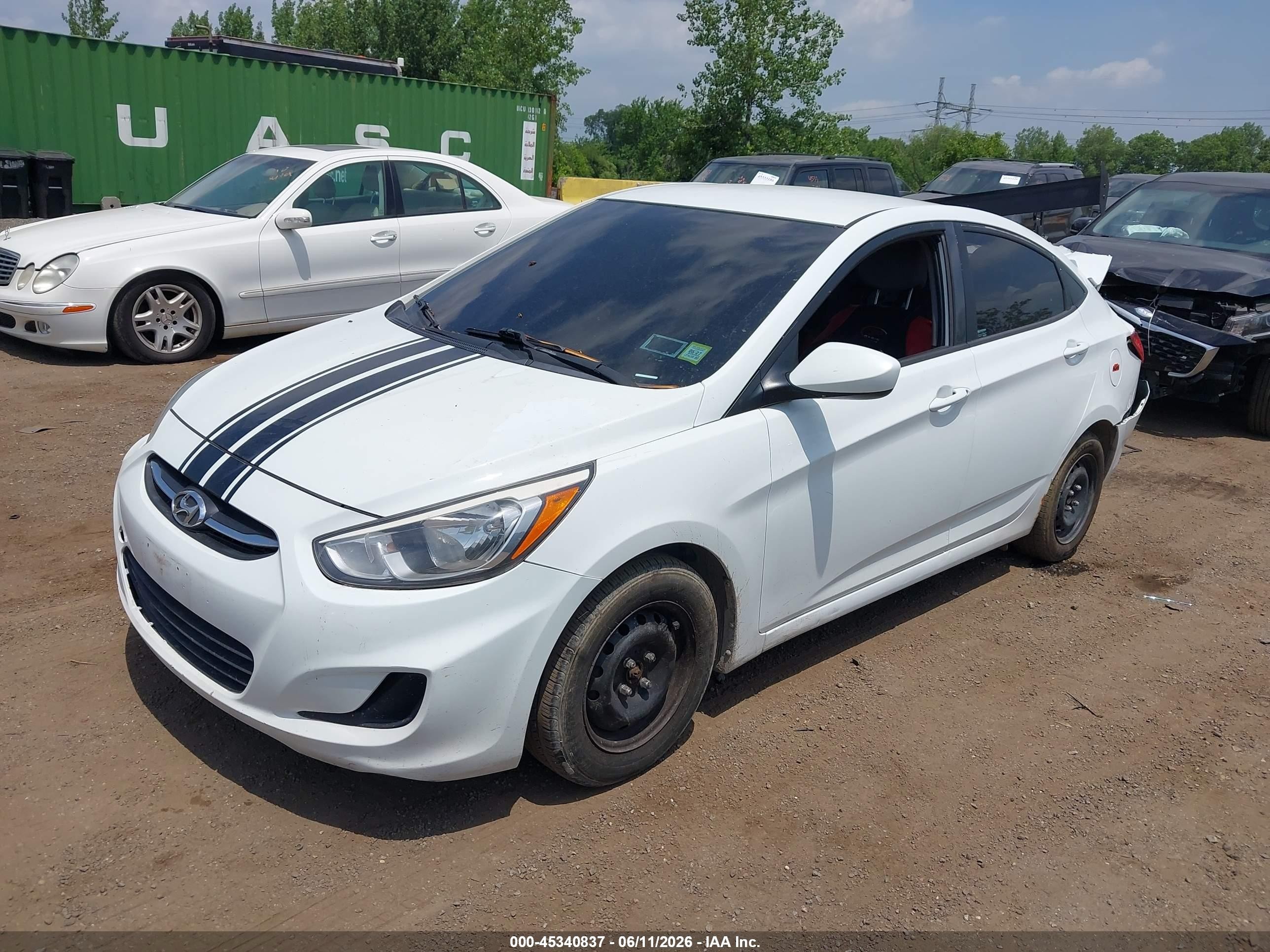 2015 Hyundai Accent Gls White vin: KMHCT4AE6FU830484
