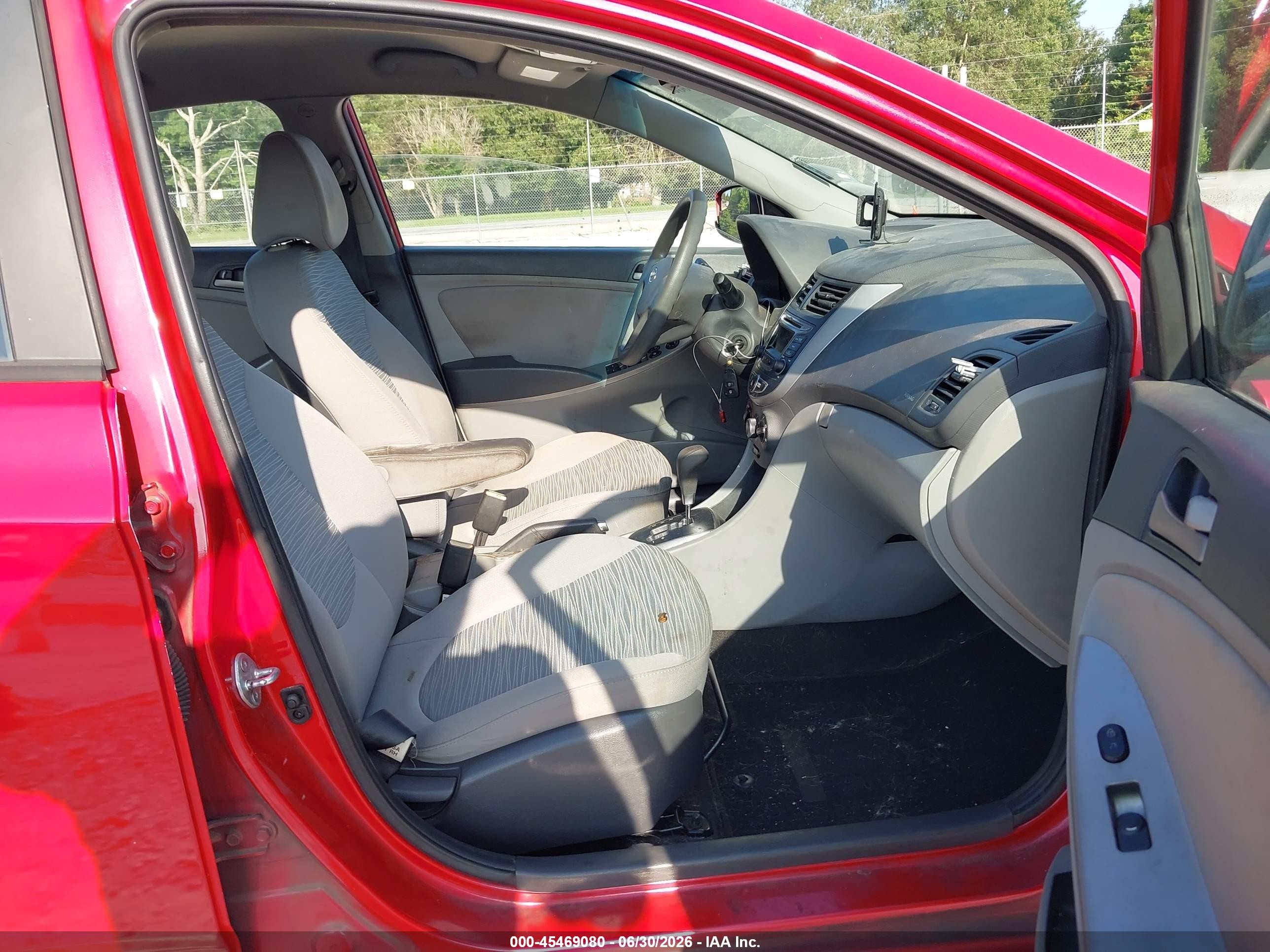 2015 Hyundai Accent Gls Красный vin: KMHCT4AE6FU868619