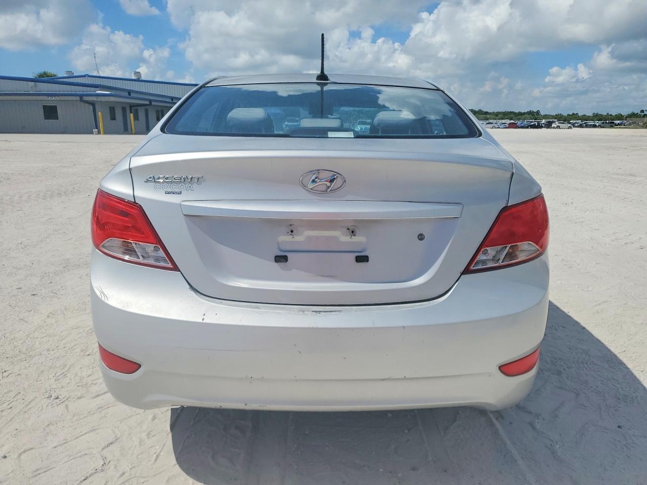 2015 Hyundai Accent Gls Silver vin: KMHCT4AE6FU907449
