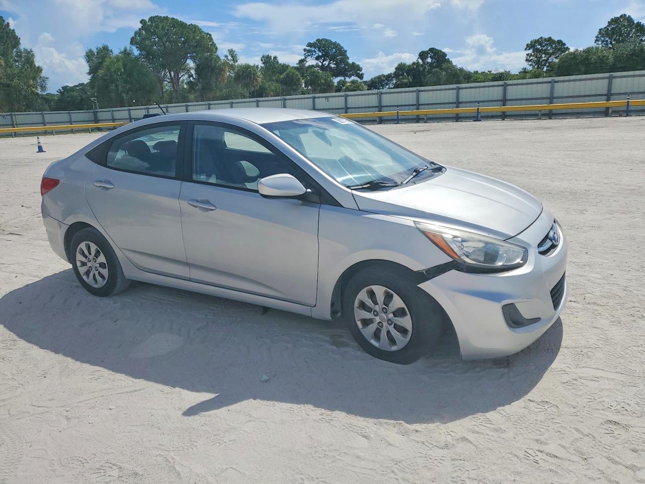 2015 Hyundai Accent Gls Silver vin: KMHCT4AE6FU907449