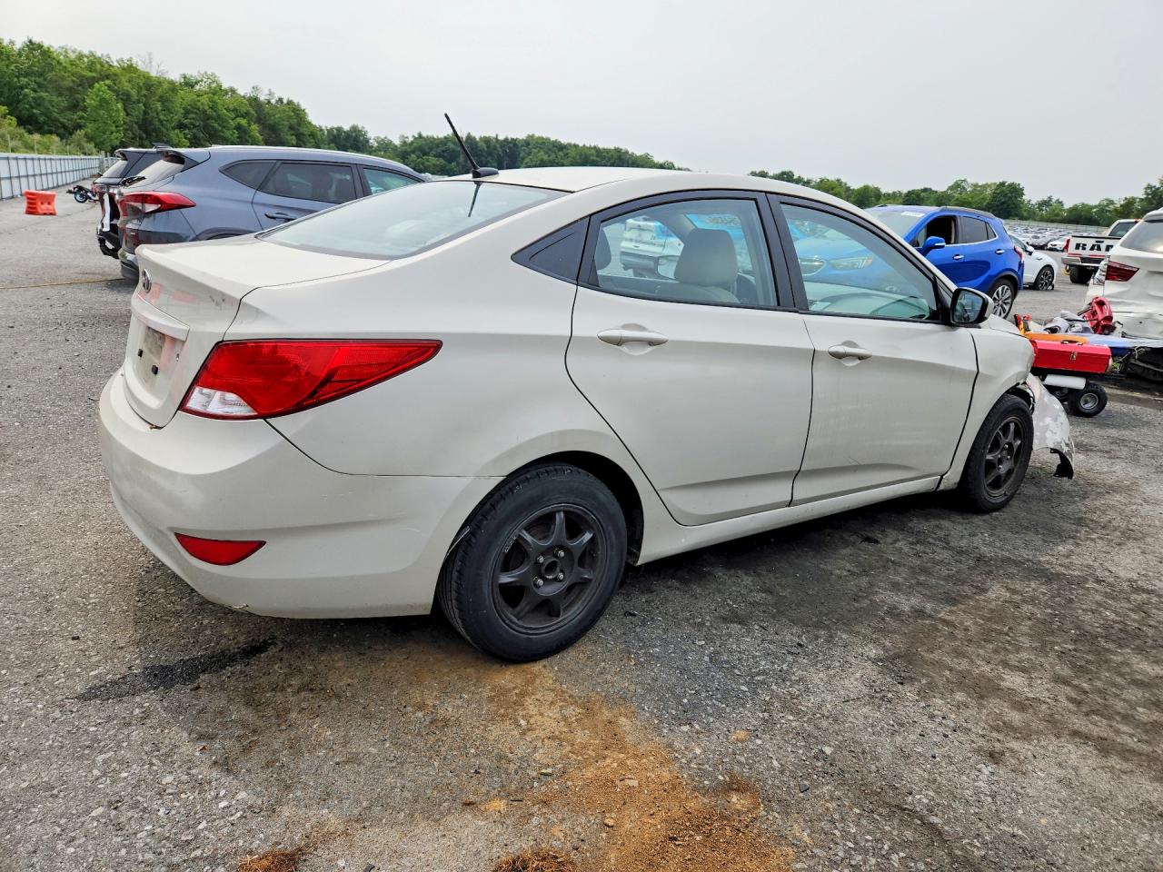 2015 Hyundai Accent Gls White vin: KMHCT4AE6FU917026