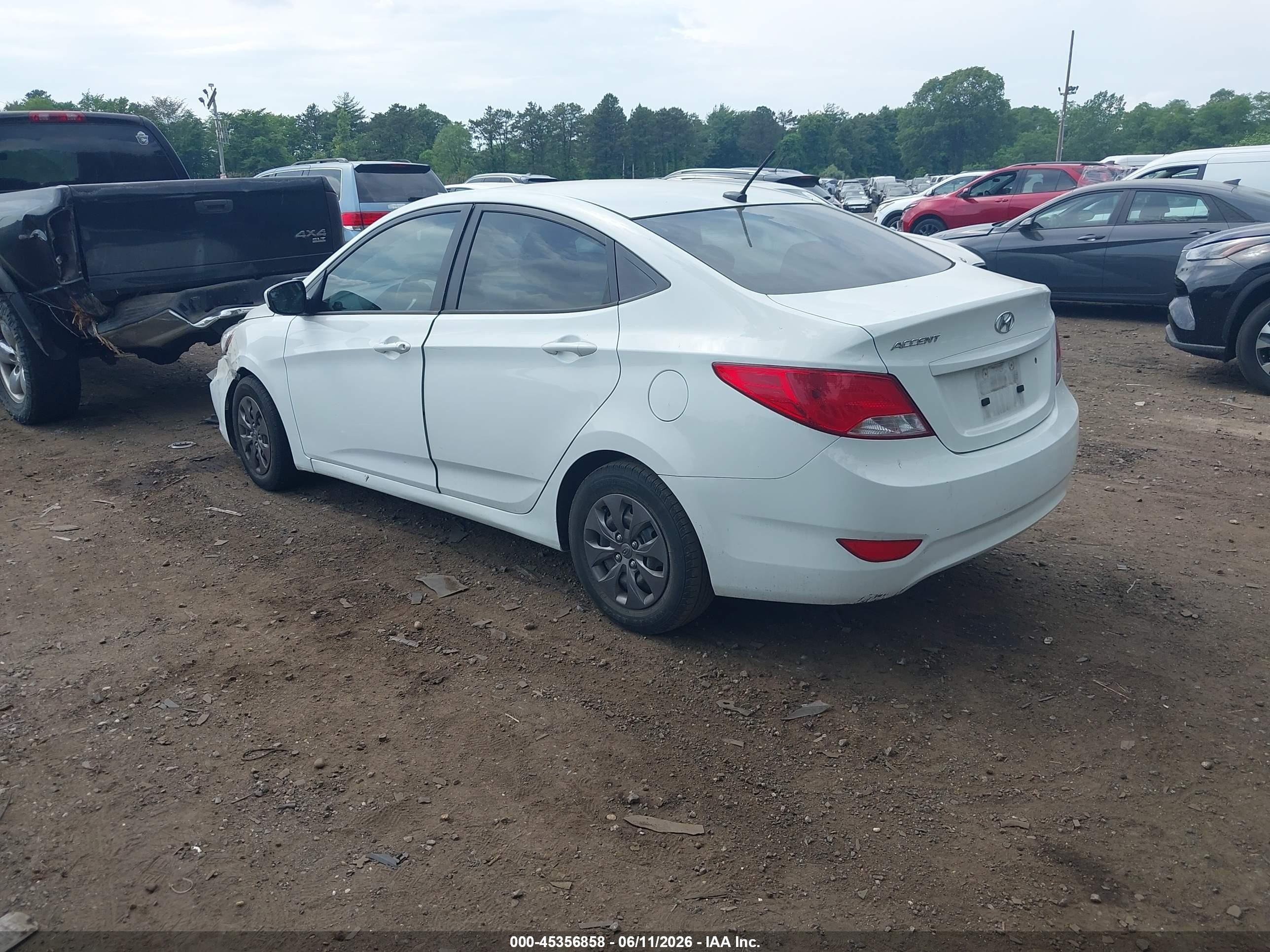 2015 Hyundai Accent Gls Белый vin: KMHCT4AE6FU917317