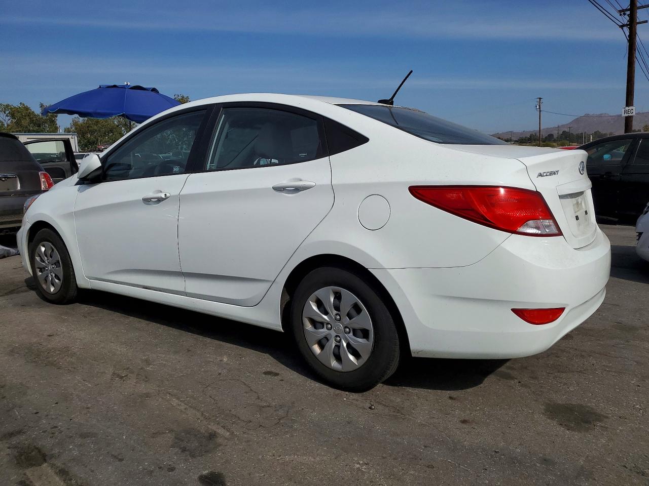 2015 Hyundai Accent Gls White vin: KMHCT4AE6FU922047
