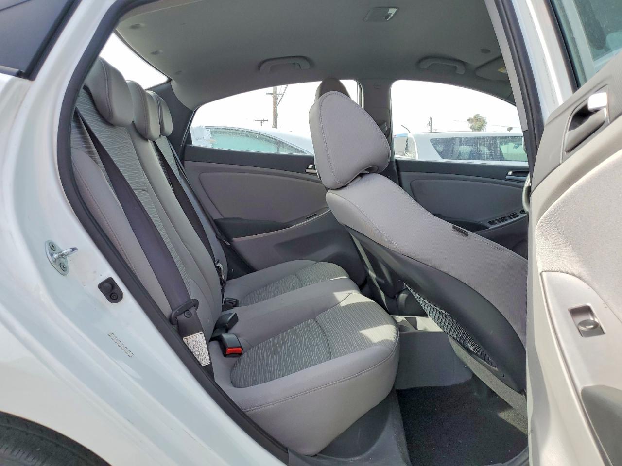2015 Hyundai Accent Gls White vin: KMHCT4AE6FU922047