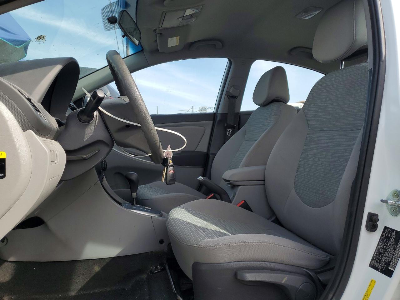 2015 Hyundai Accent Gls White vin: KMHCT4AE6FU922047