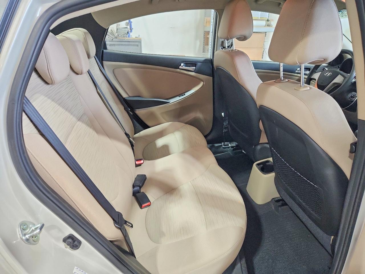 2015 Hyundai Accent Gls Cream vin: KMHCT4AE6FU925448