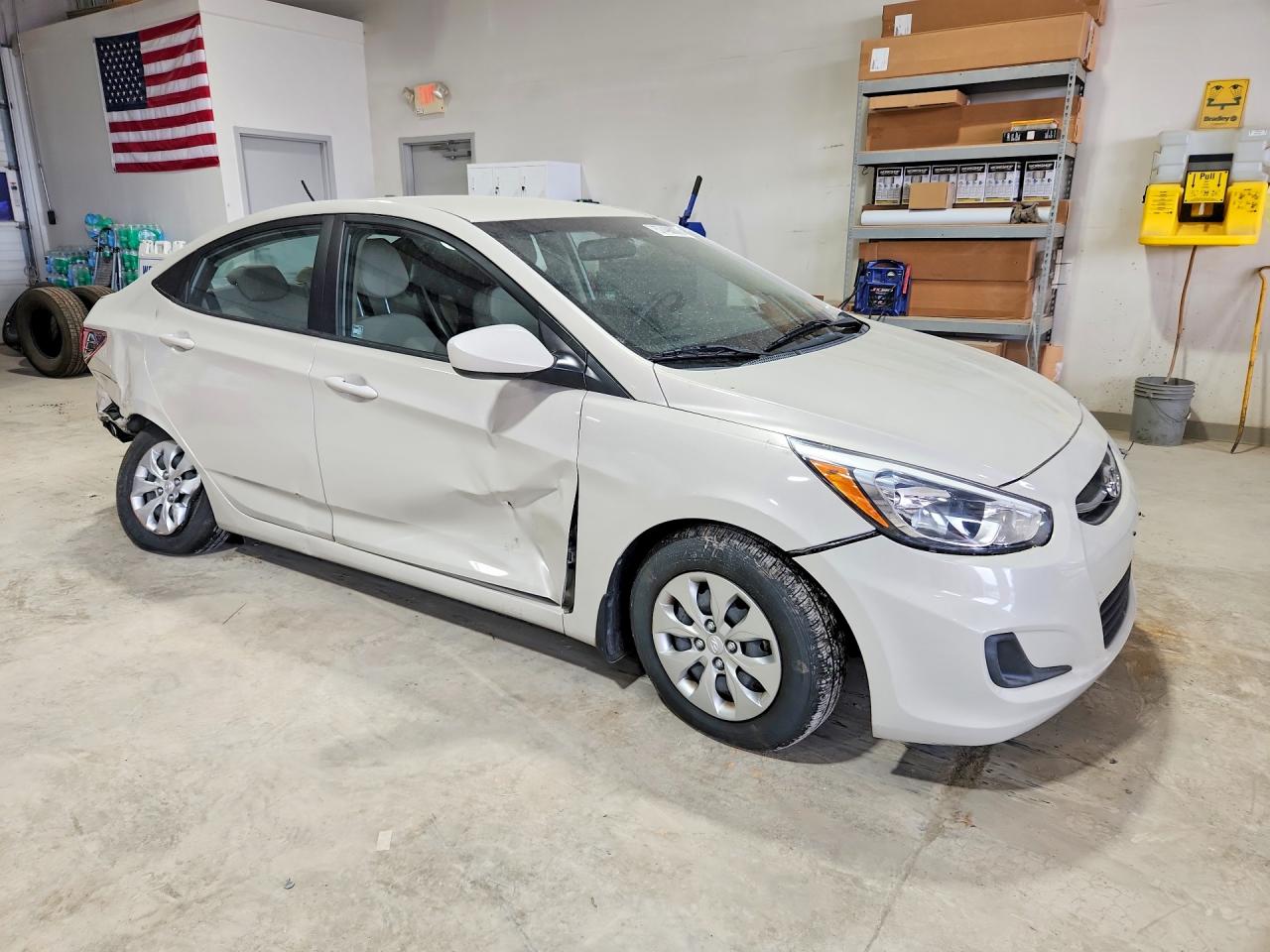 2015 Hyundai Accent Gls Cream vin: KMHCT4AE6FU925448