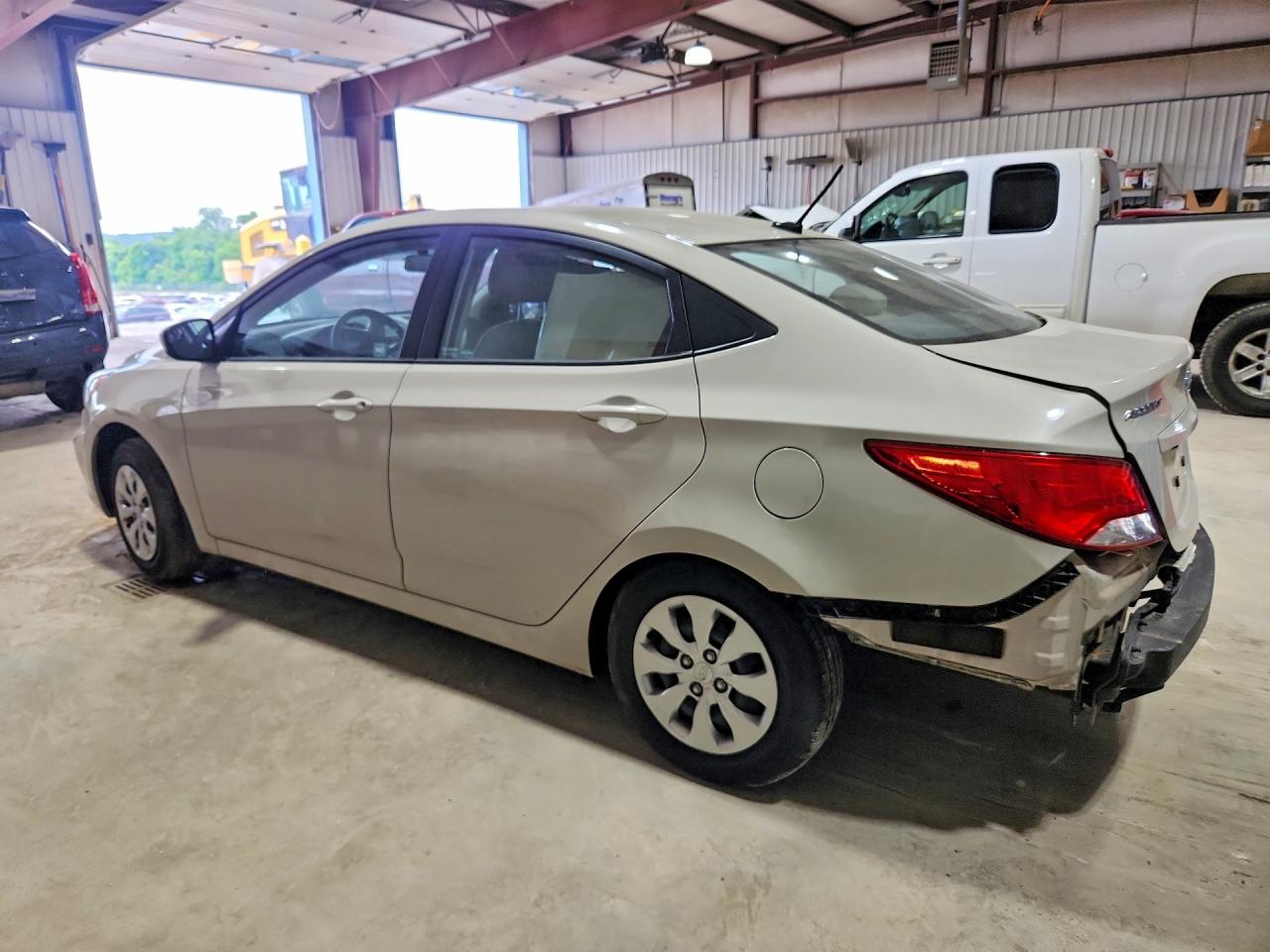 2015 Hyundai Accent Gls Cream vin: KMHCT4AE6FU925448