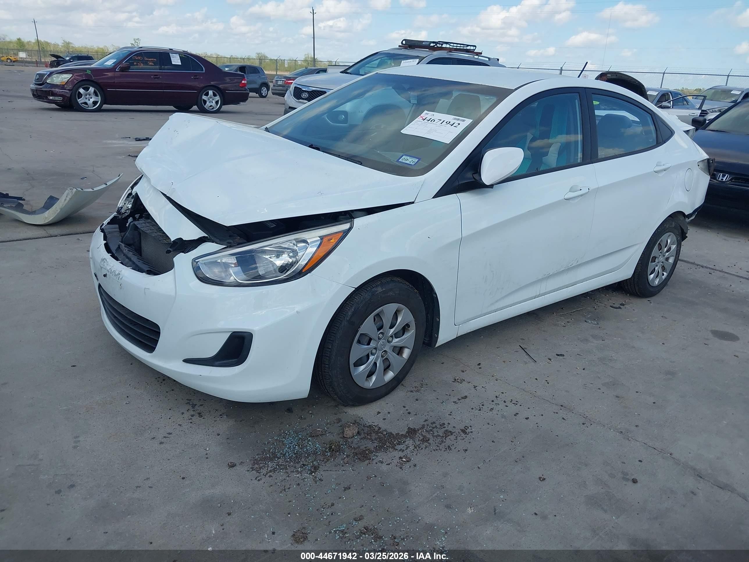 2016 Hyundai Accent Se White vin: KMHCT4AE6GU051538