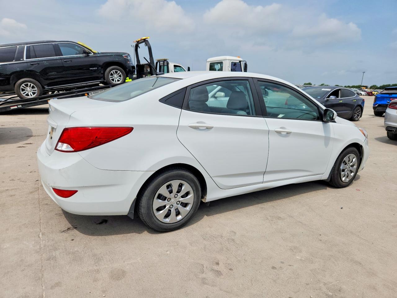 2017 Hyundai Accent Se White vin: KMHCT4AE6HU361531