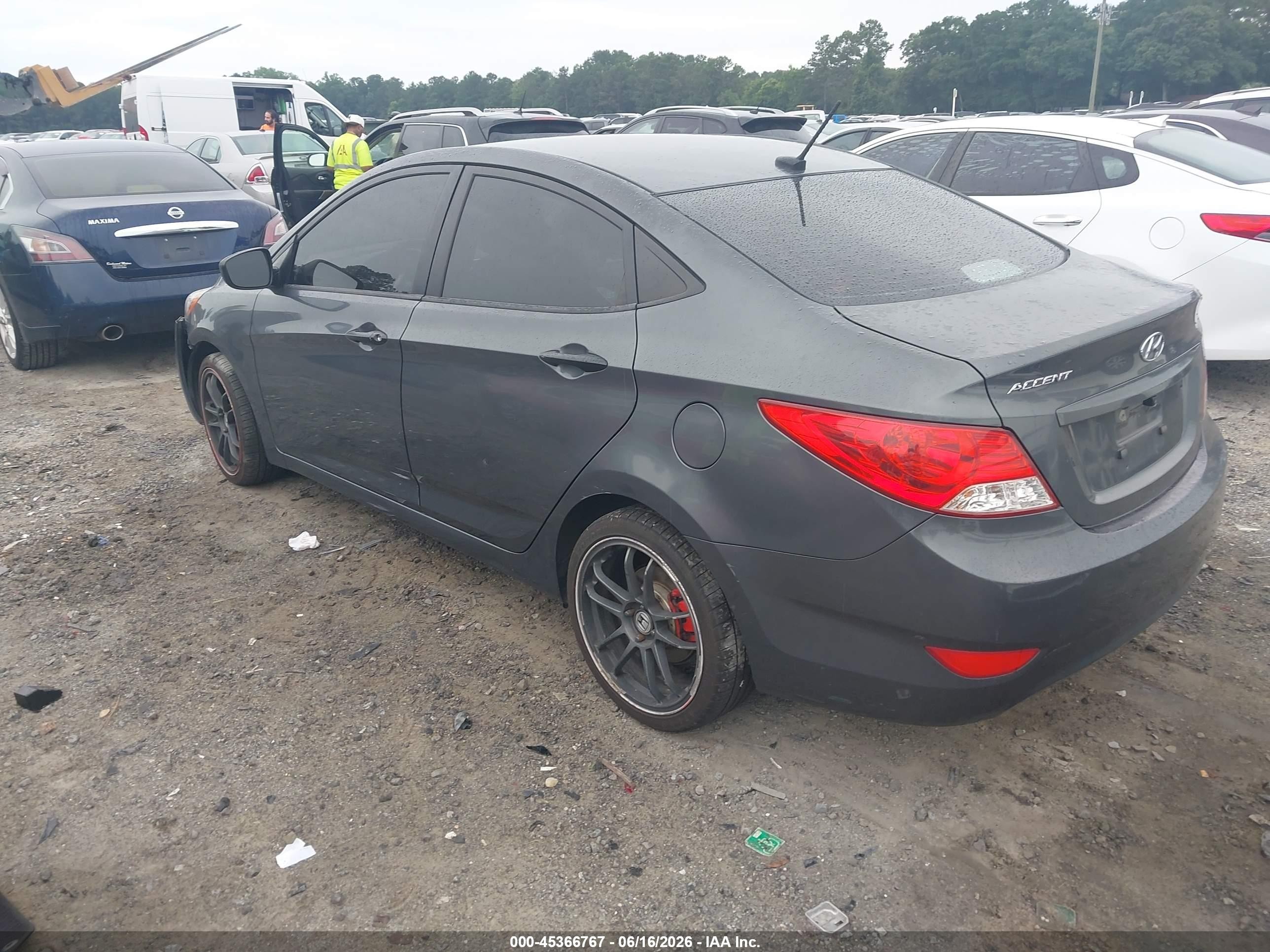 2012 Hyundai Accent Gls Gray vin: KMHCT4AE7CU088205