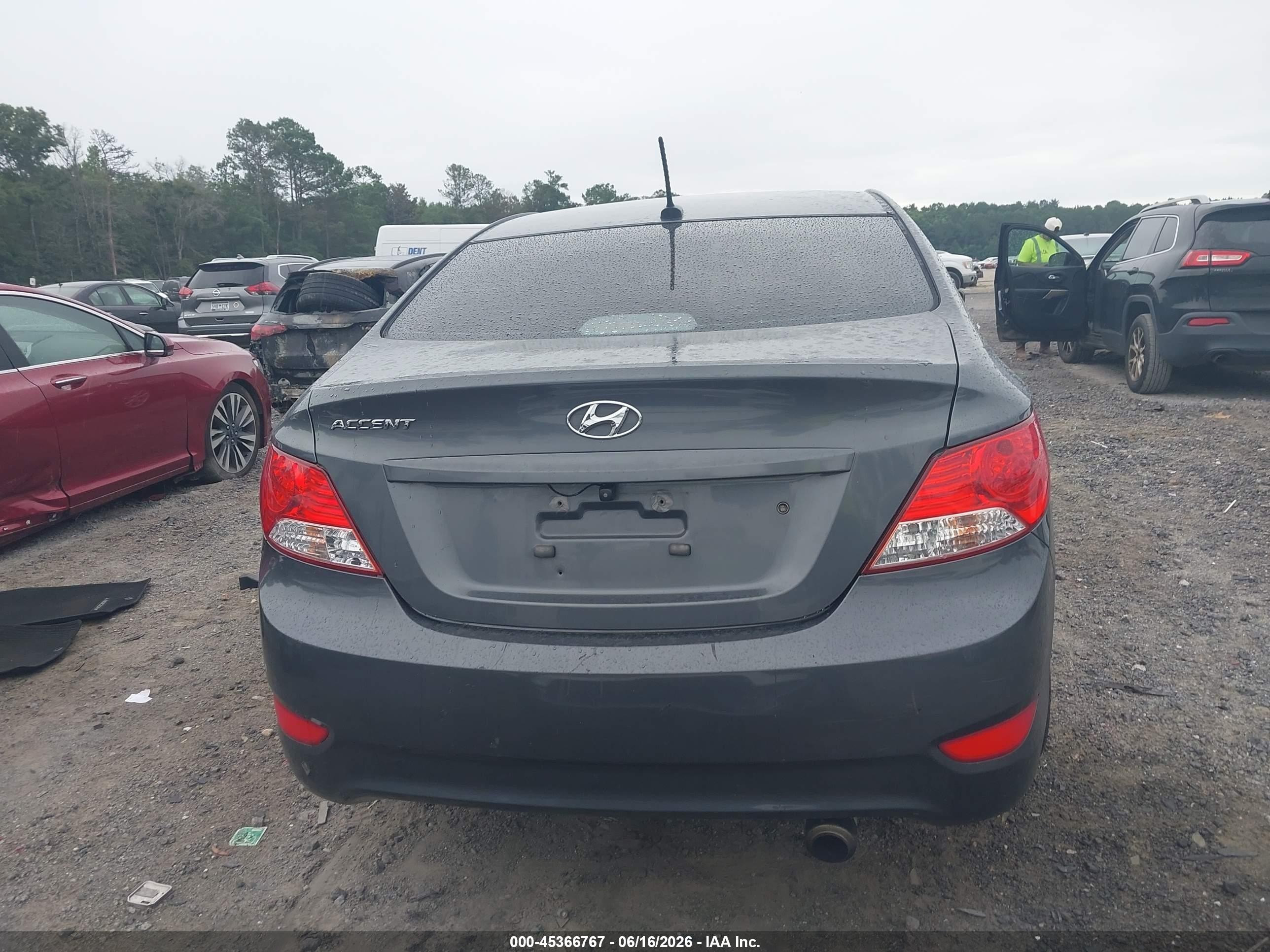 2012 Hyundai Accent Gls Gray vin: KMHCT4AE7CU088205
