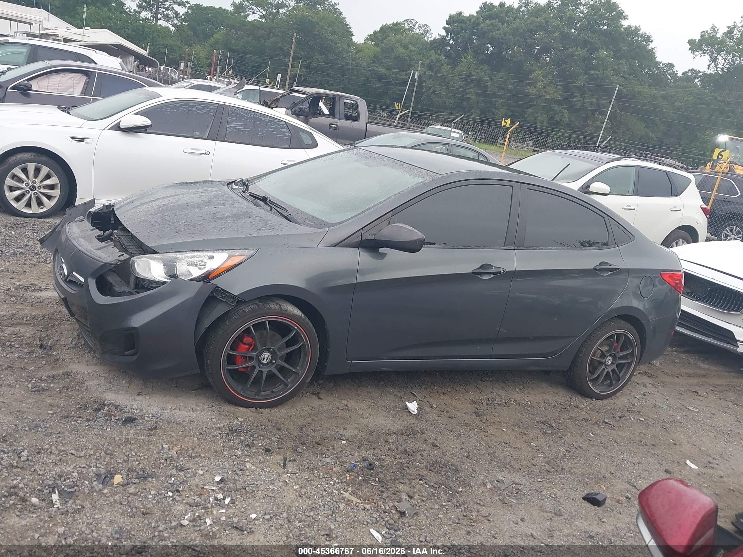 2012 Hyundai Accent Gls Gray vin: KMHCT4AE7CU088205