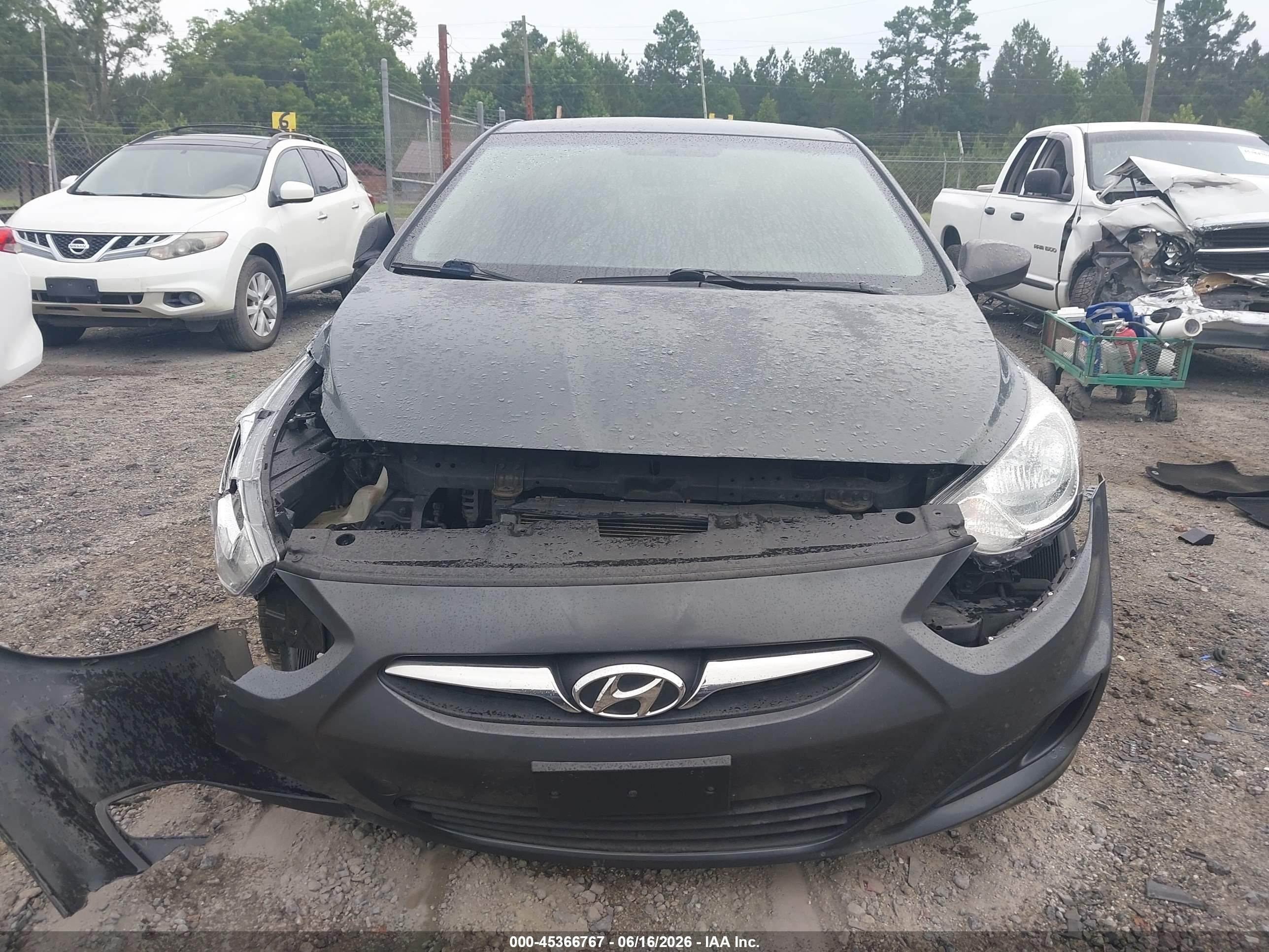 2012 Hyundai Accent Gls Gray vin: KMHCT4AE7CU088205