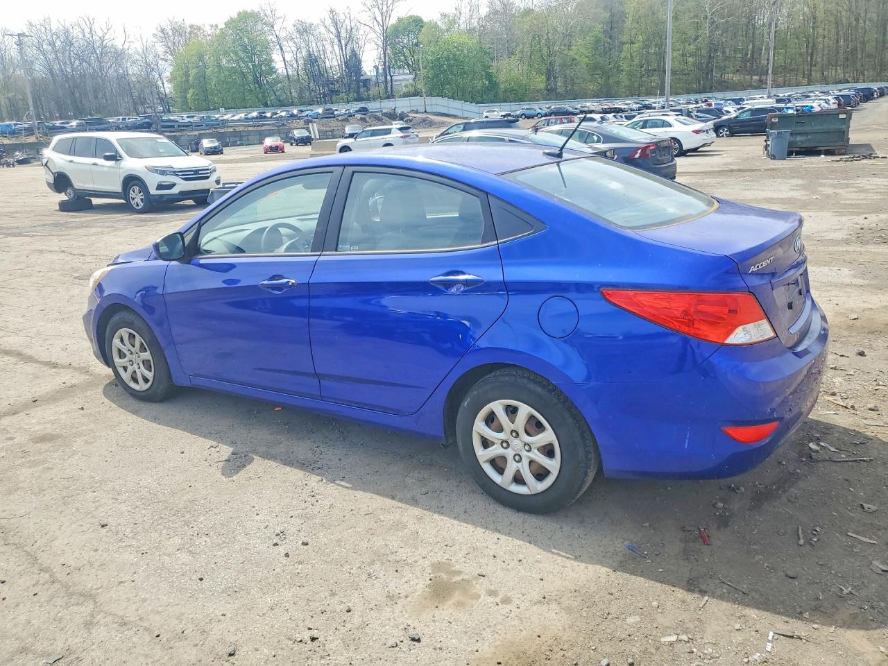 2013 Hyundai Accent Blue vin: KMHCT4AE7DU281343