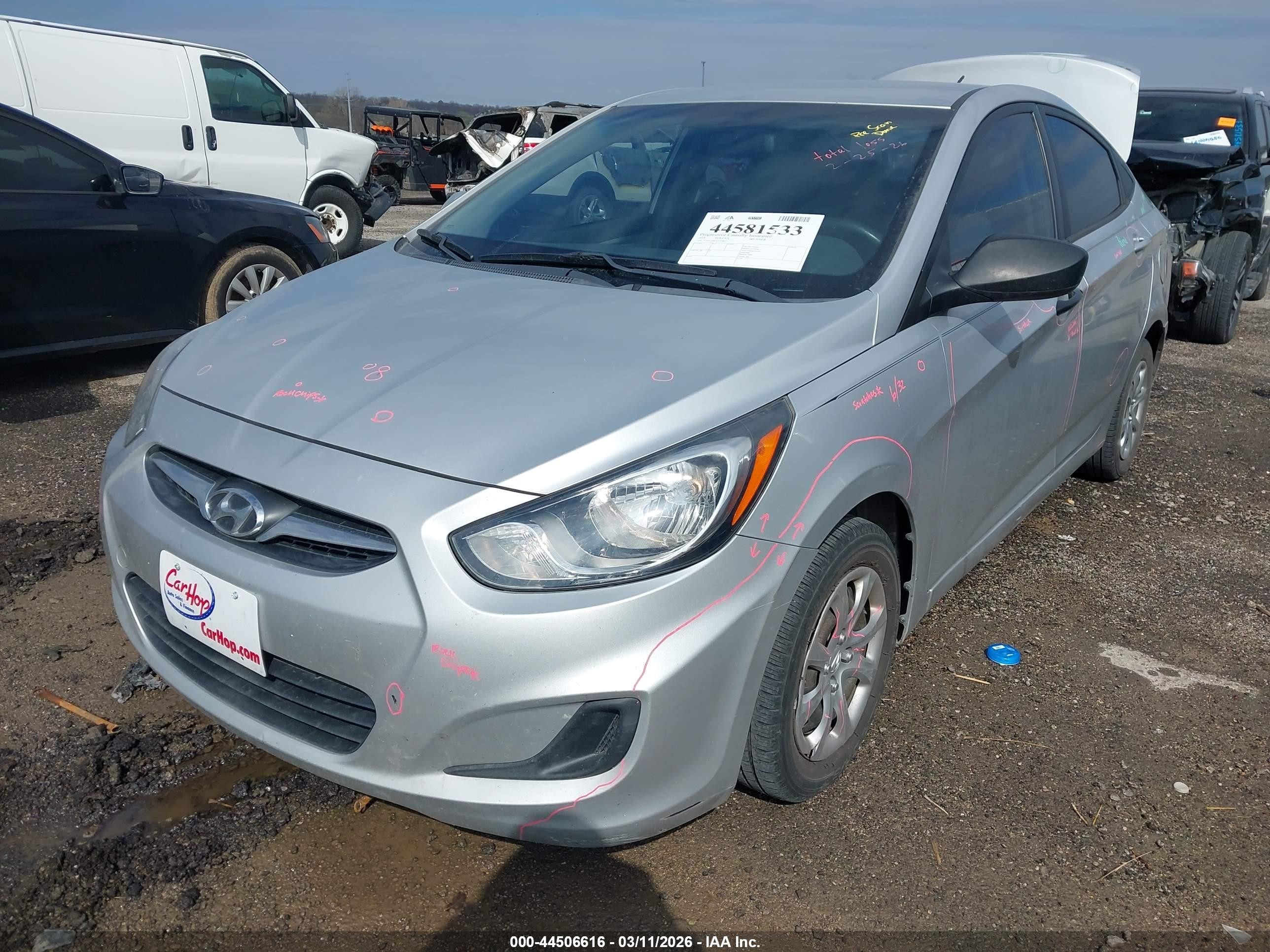 2013 Hyundai Accent Gls Silver vin: KMHCT4AE7DU308556