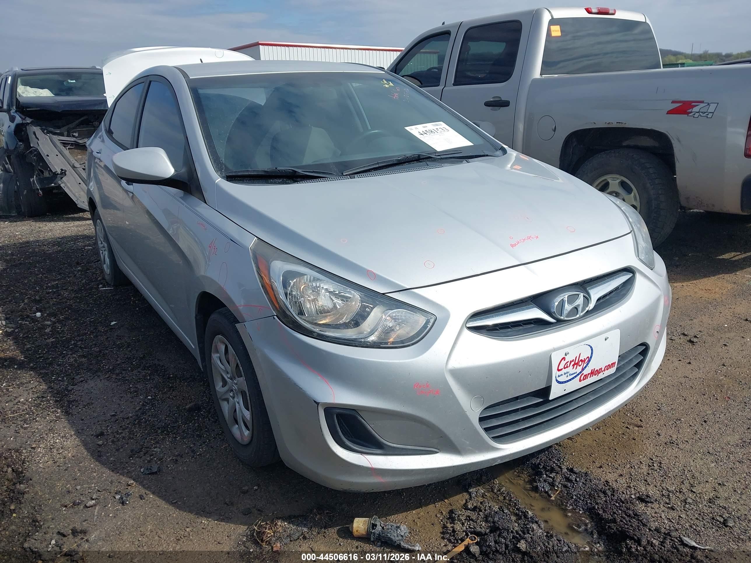 2013 Hyundai Accent Gls Silver vin: KMHCT4AE7DU308556