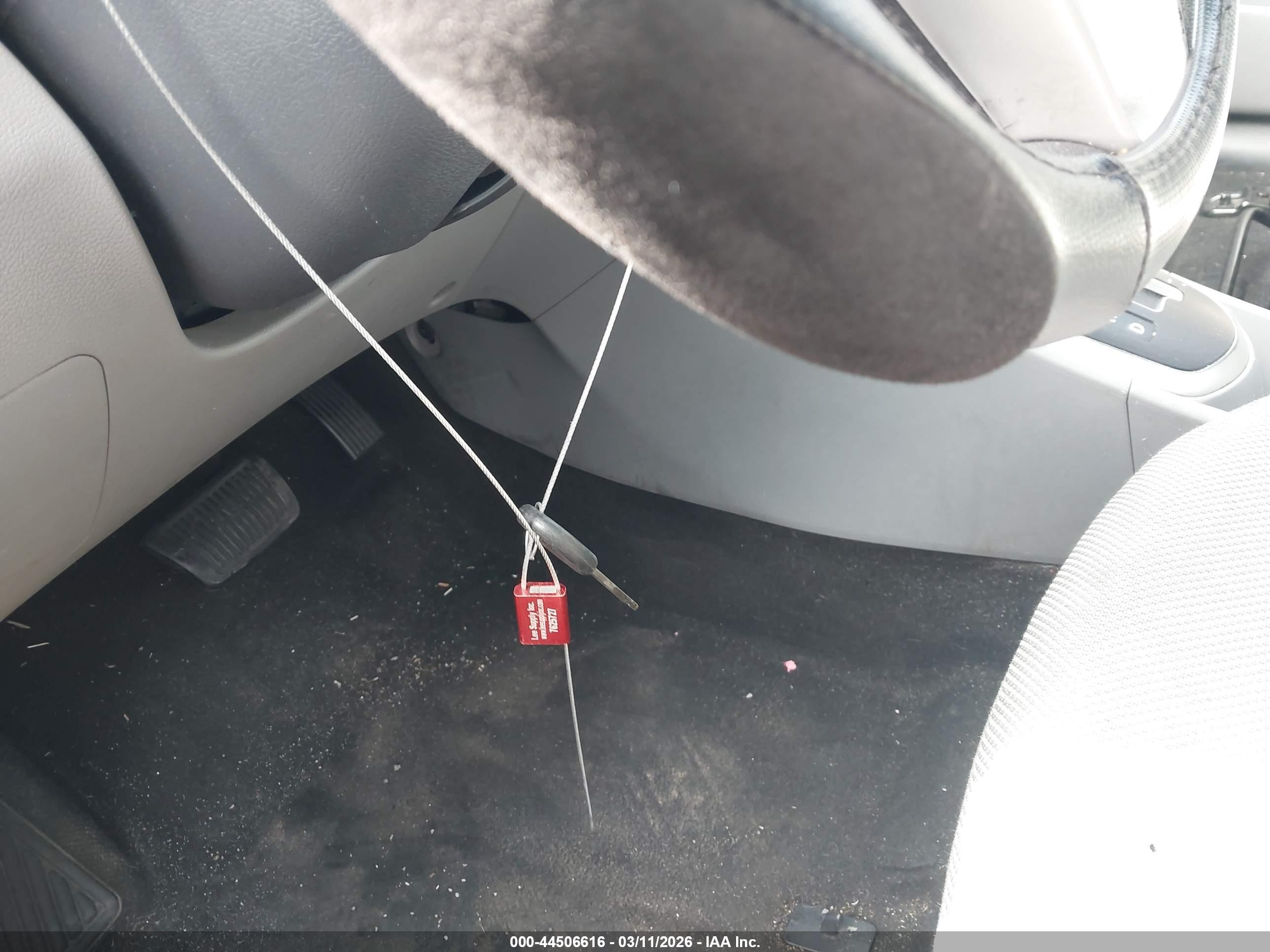 2013 Hyundai Accent Gls Silver vin: KMHCT4AE7DU308556
