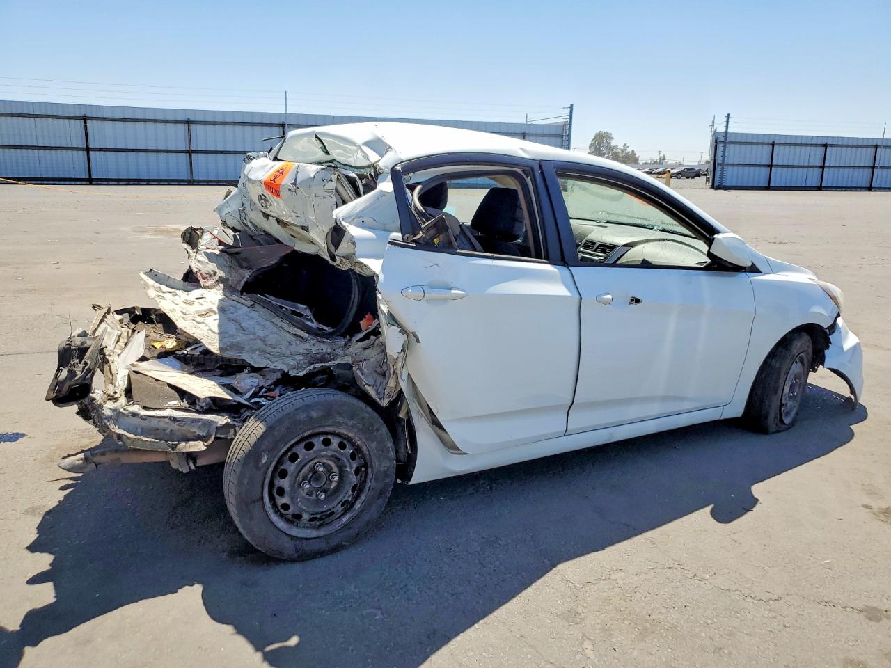 2013 Hyundai Accent Белый vin: KMHCT4AE7DU309304