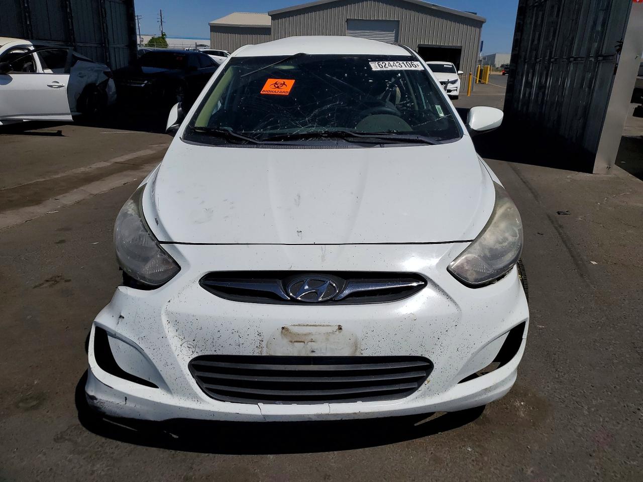2013 Hyundai Accent Белый vin: KMHCT4AE7DU309304
