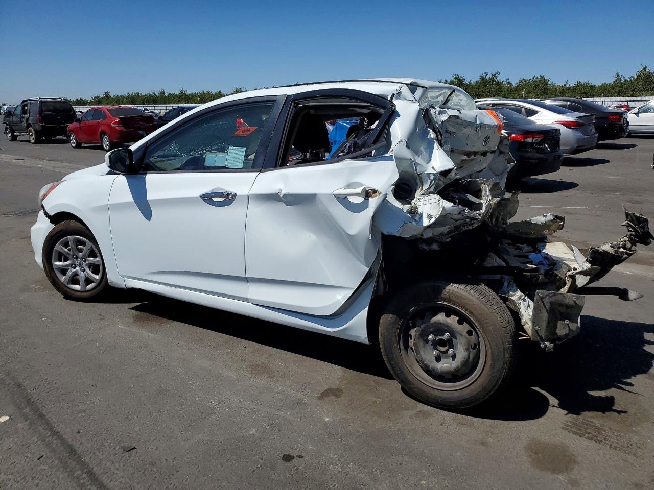 2013 Hyundai Accent Белый vin: KMHCT4AE7DU309304