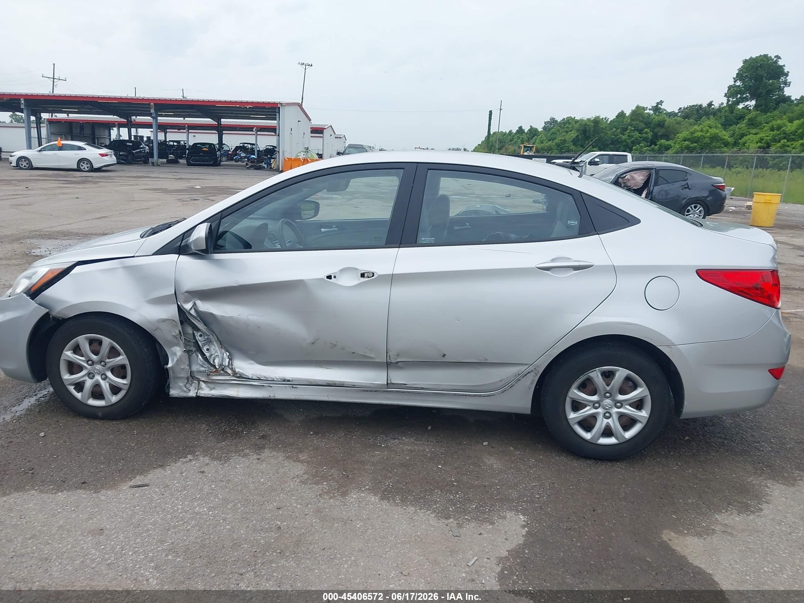 2013 Hyundai Accent Gls Silver vin: KMHCT4AE7DU323333