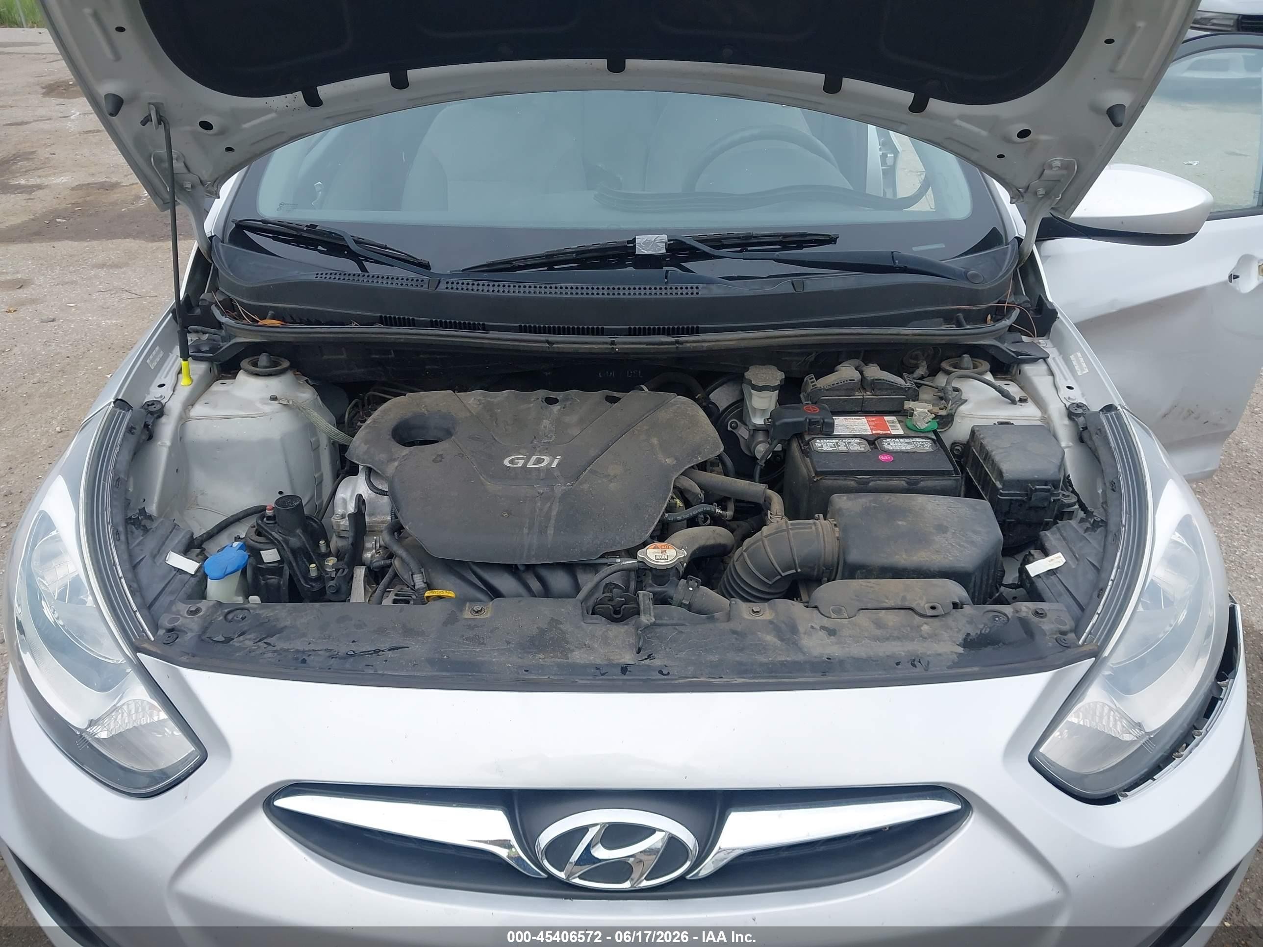 2013 Hyundai Accent Gls Silver vin: KMHCT4AE7DU323333