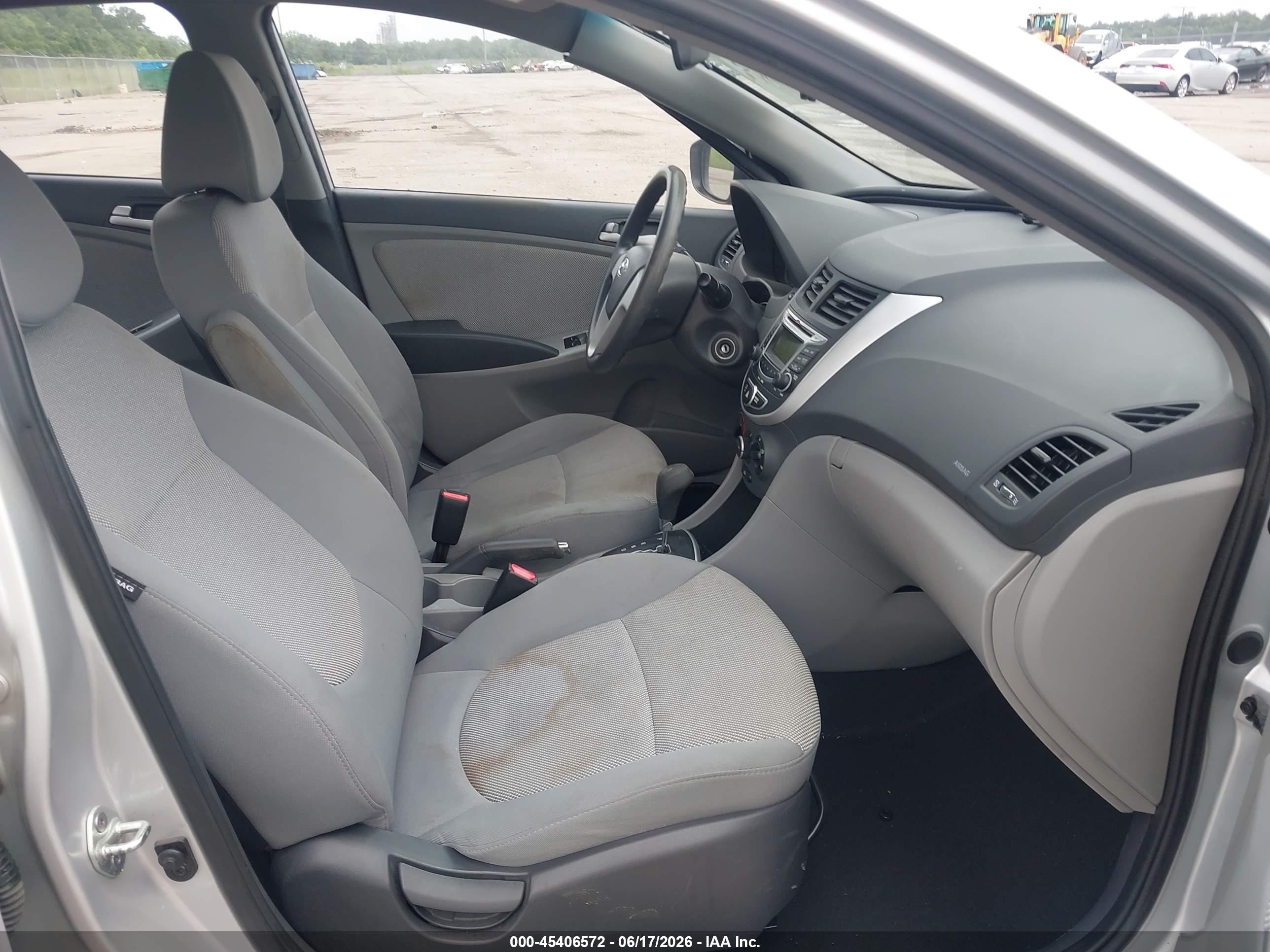 2013 Hyundai Accent Gls Silver vin: KMHCT4AE7DU323333