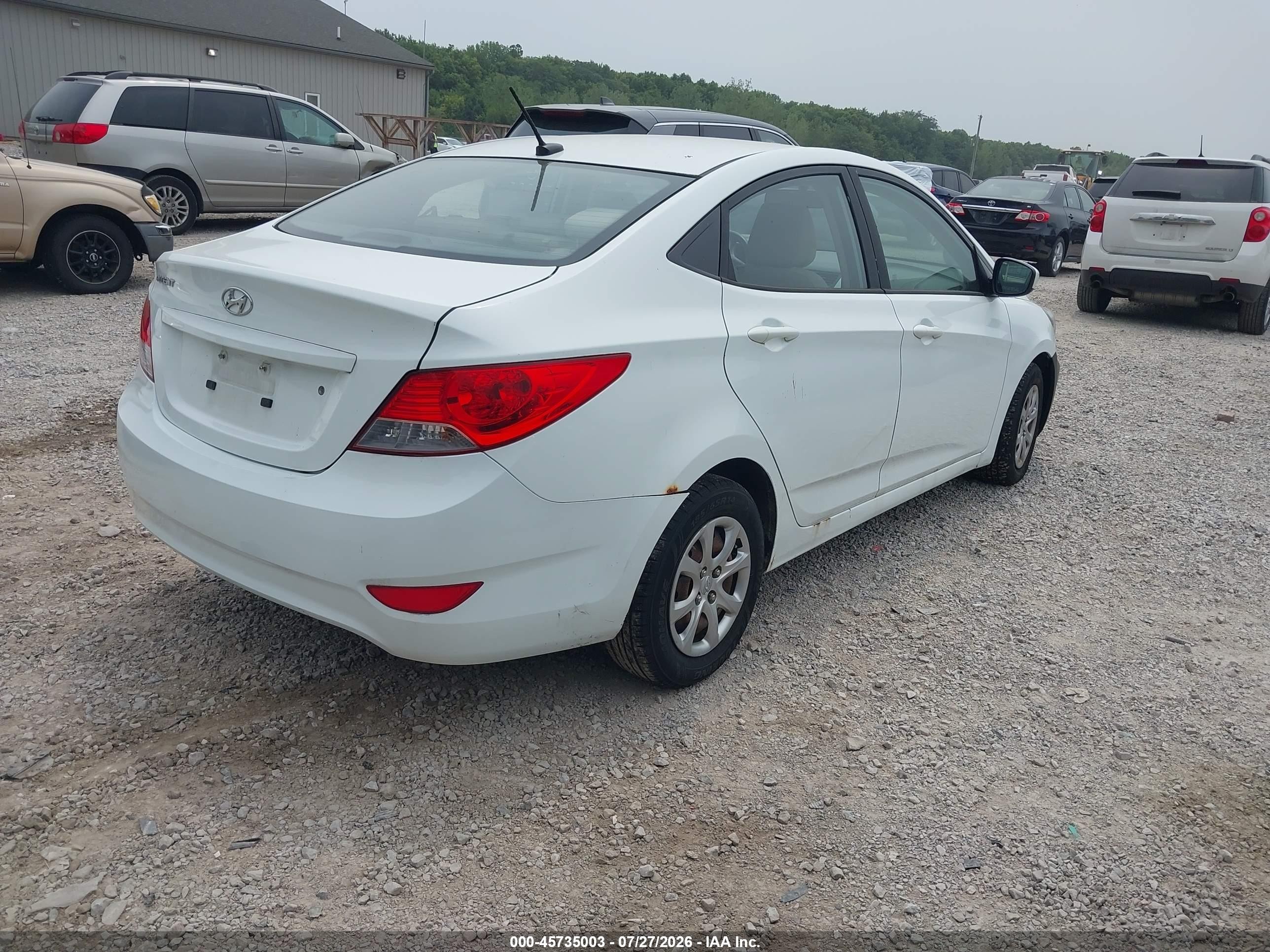 2013 Hyundai Accent Gls White vin: KMHCT4AE7DU381071