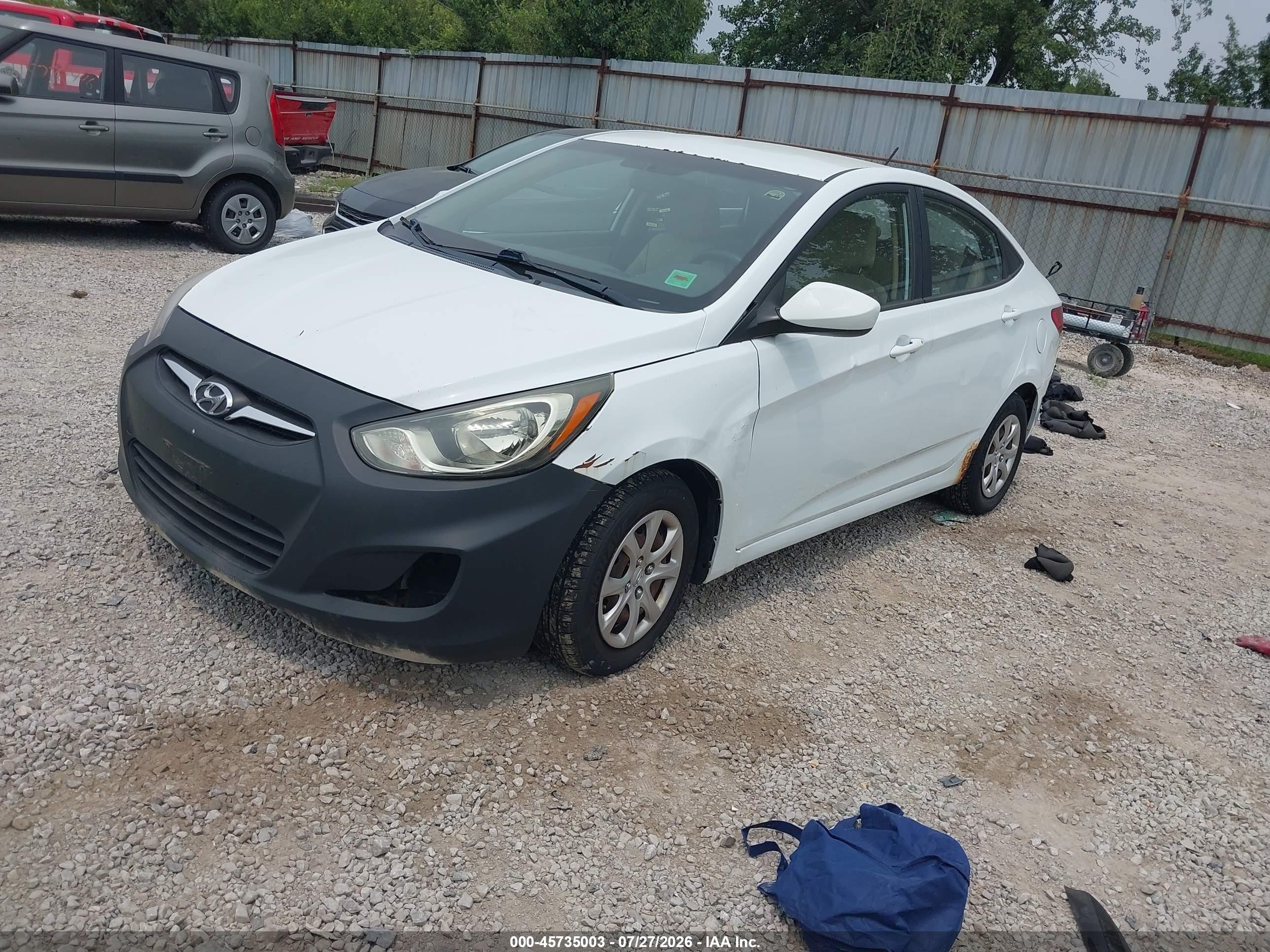 2013 Hyundai Accent Gls White vin: KMHCT4AE7DU381071