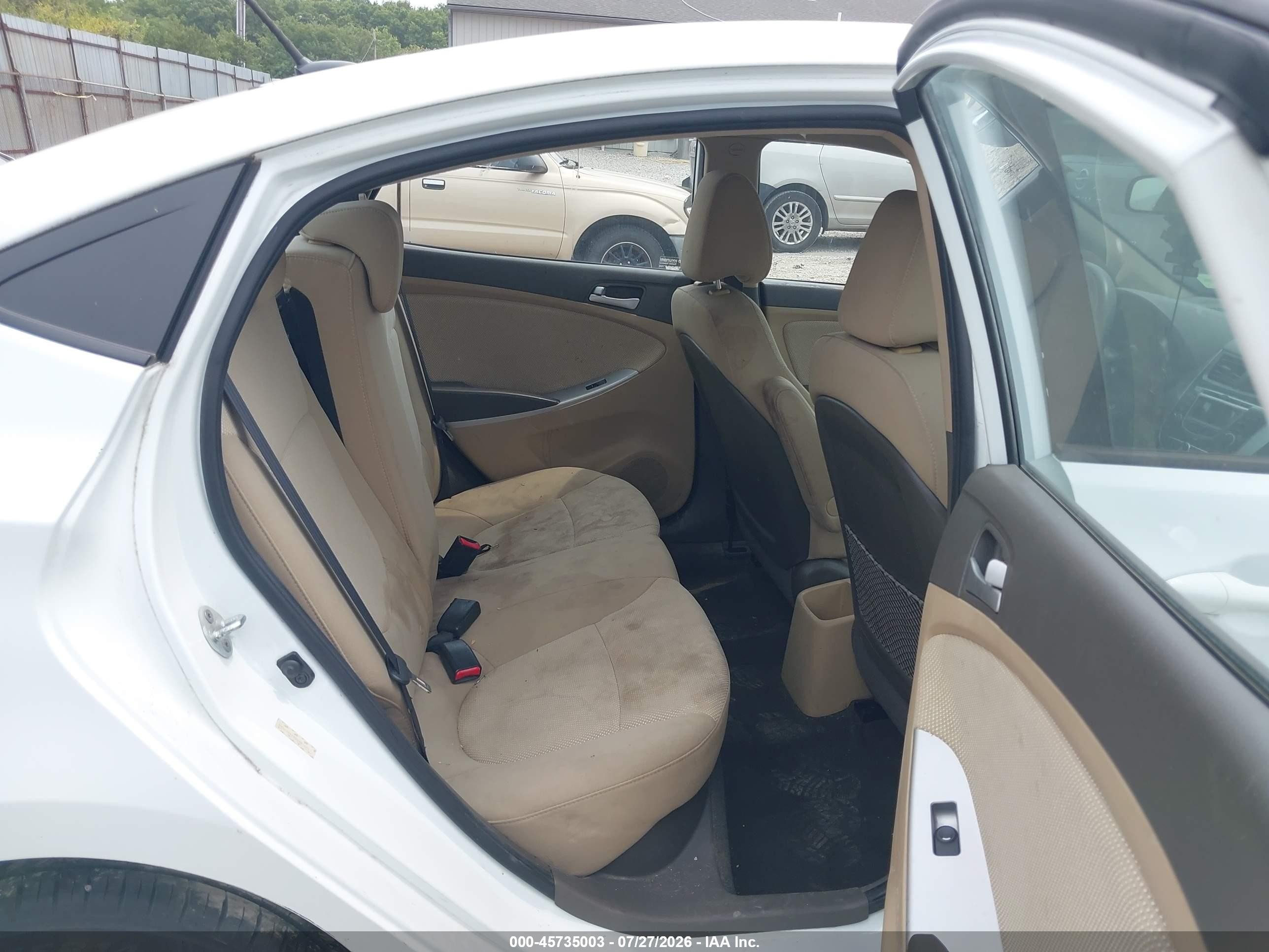 2013 Hyundai Accent Gls White vin: KMHCT4AE7DU381071
