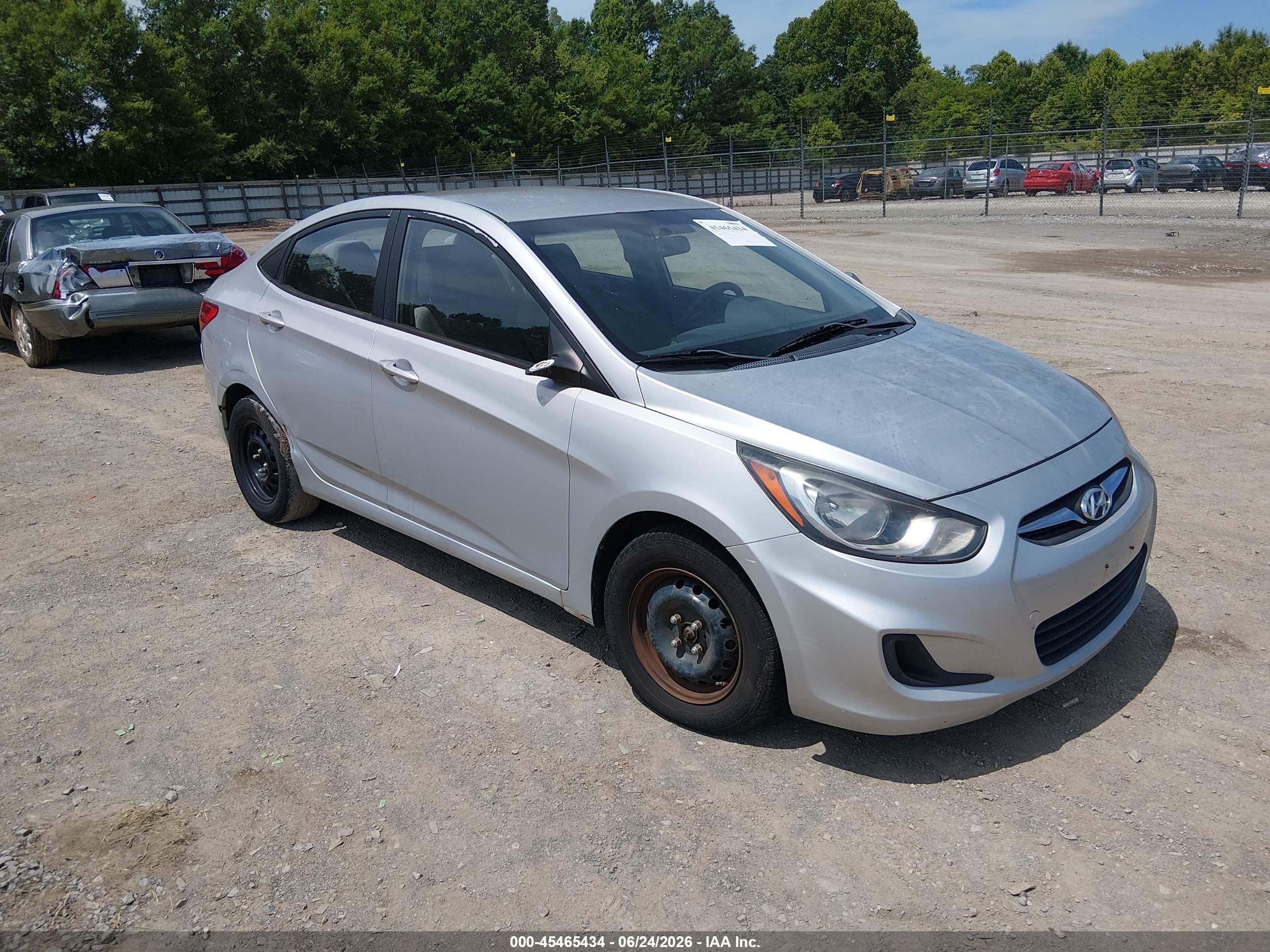 2013 Hyundai Accent Gls Silver vin: KMHCT4AE7DU459557
