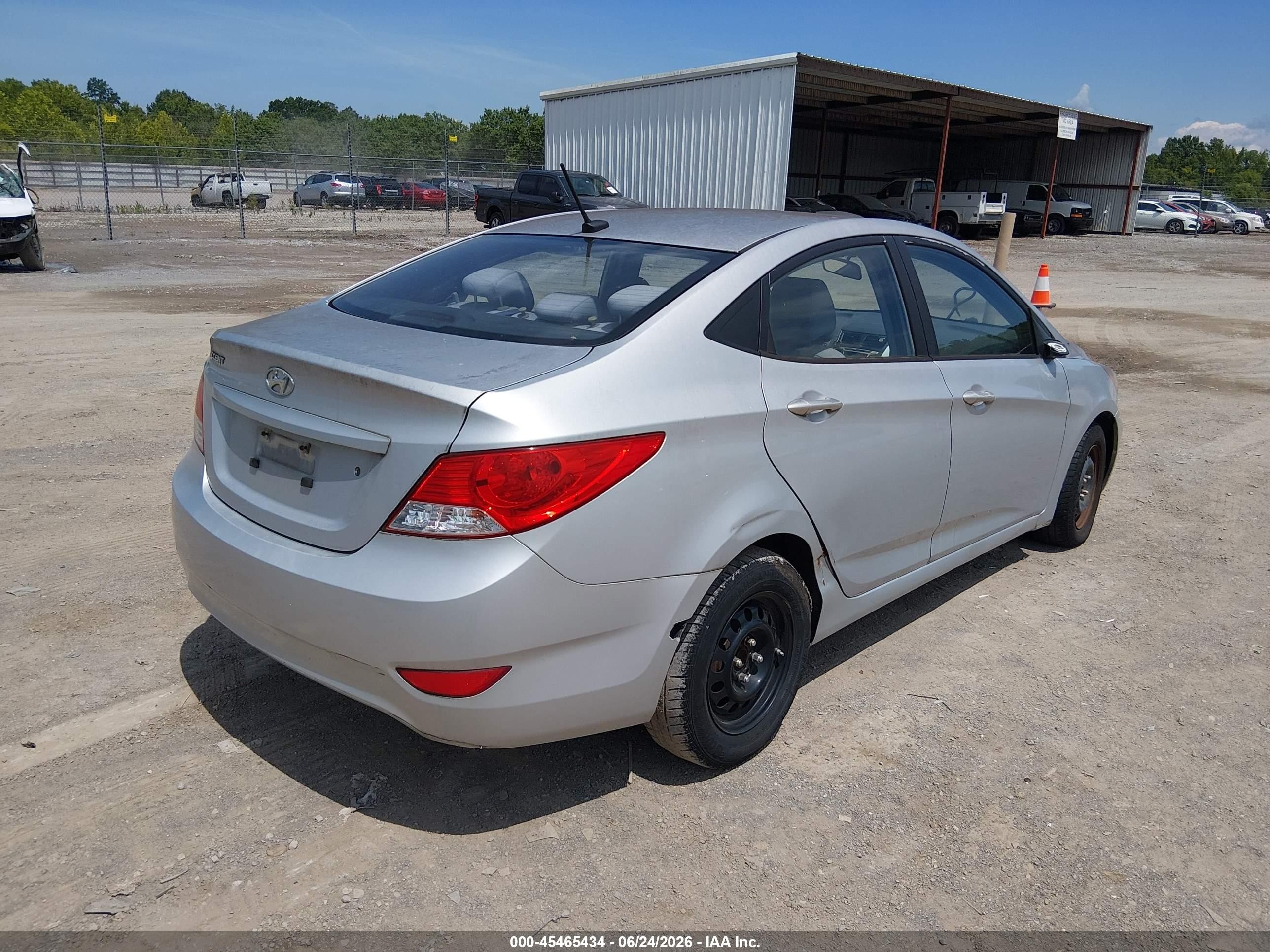 2013 Hyundai Accent Gls Silver vin: KMHCT4AE7DU459557