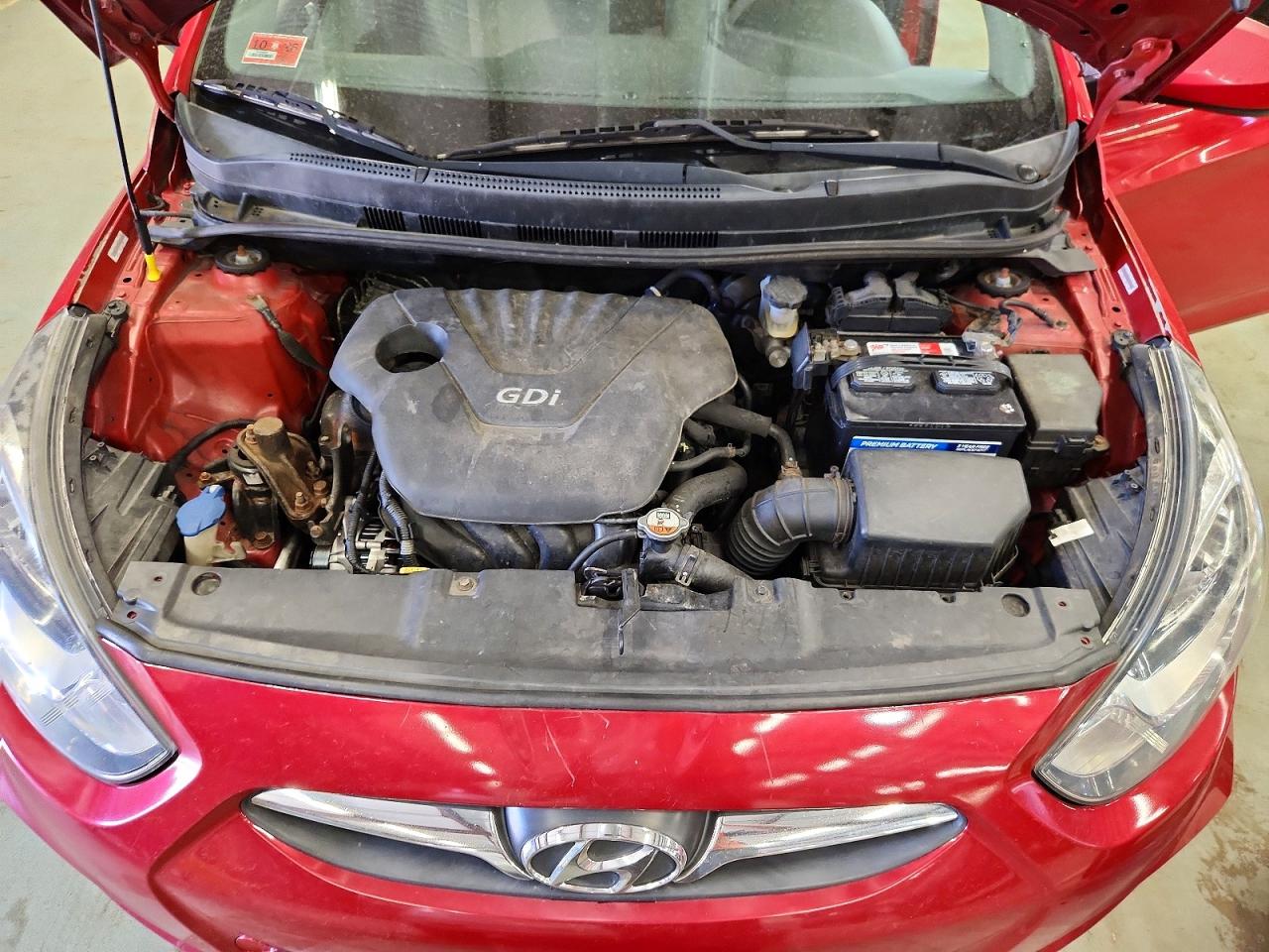 2013 Hyundai Accent Red vin: KMHCT4AE7DU475855