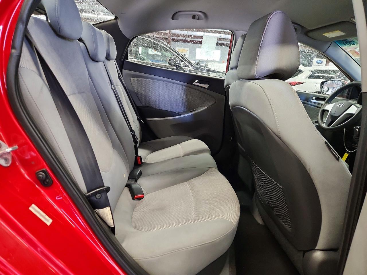 2013 Hyundai Accent Red vin: KMHCT4AE7DU475855