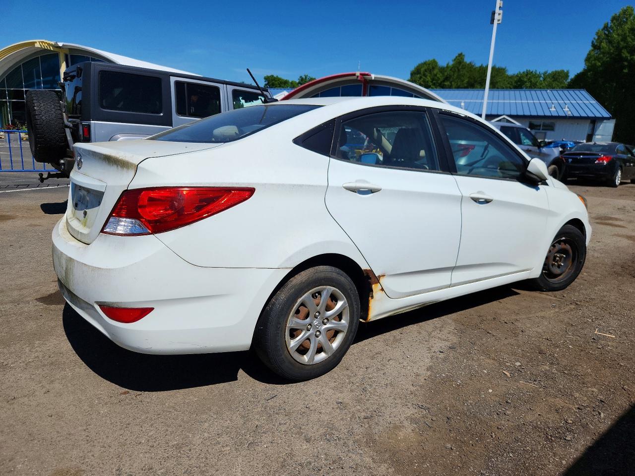2013 Hyundai Accent Gls White vin: KMHCT4AE7DU506960