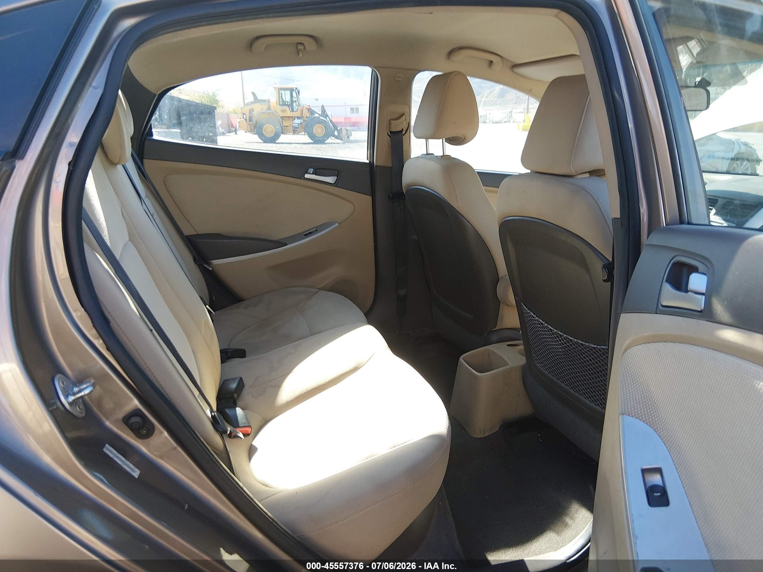 2013 Hyundai Accent Gls Beige vin: KMHCT4AE7DU521068