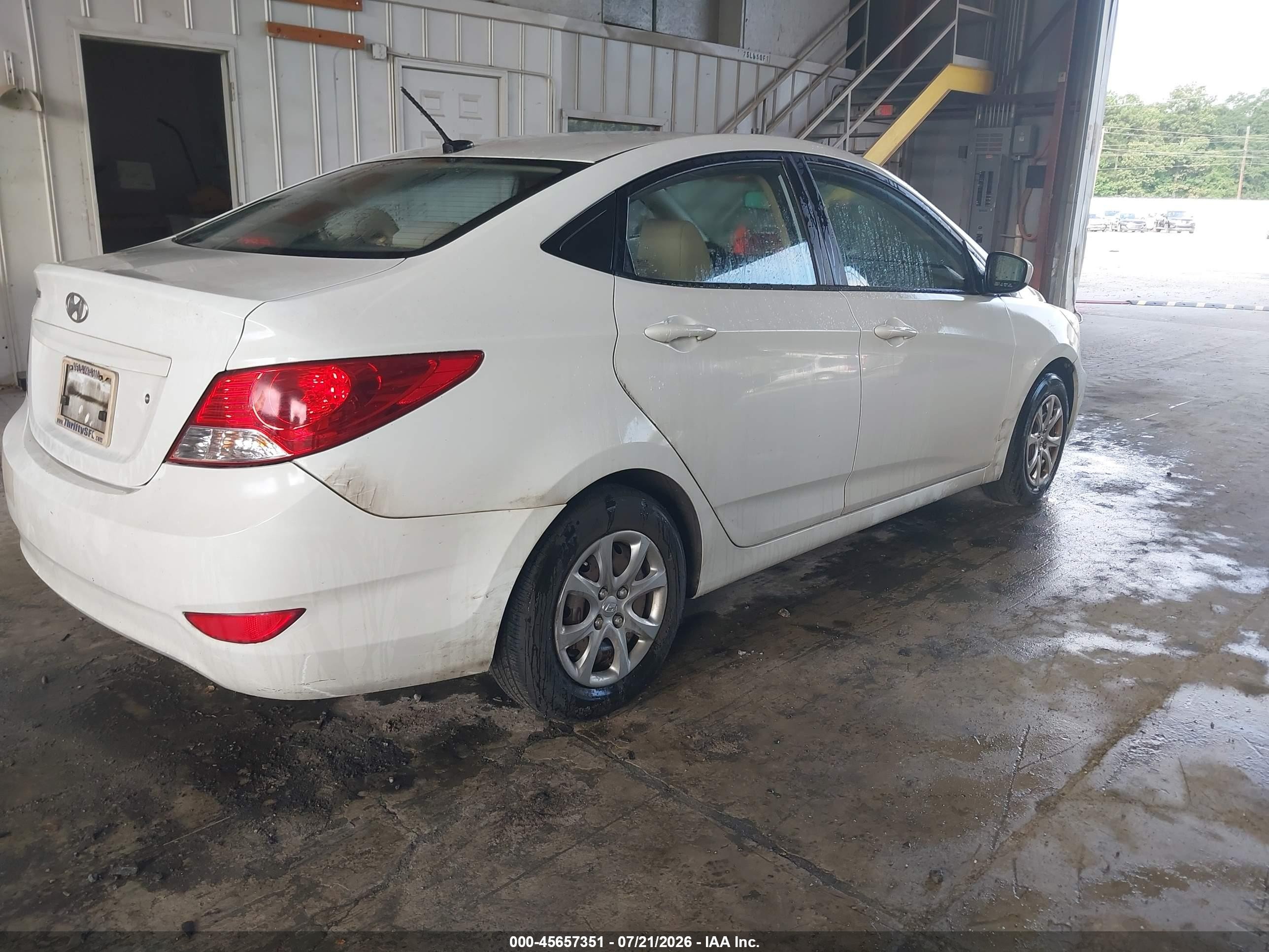 2013 Hyundai Accent Gls White vin: KMHCT4AE7DU523094