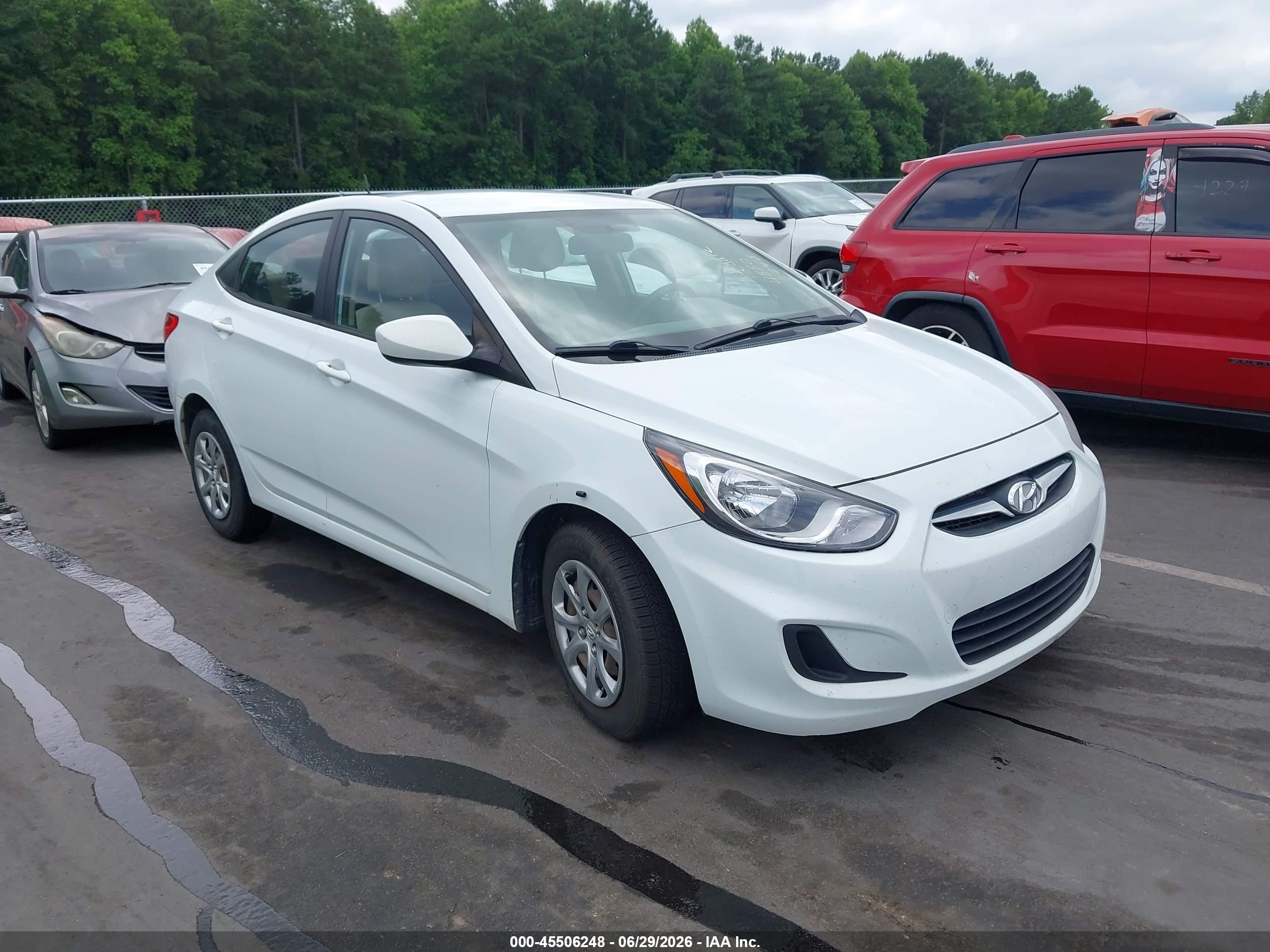 2013 Hyundai Accent Gls White vin: KMHCT4AE7DU564342
