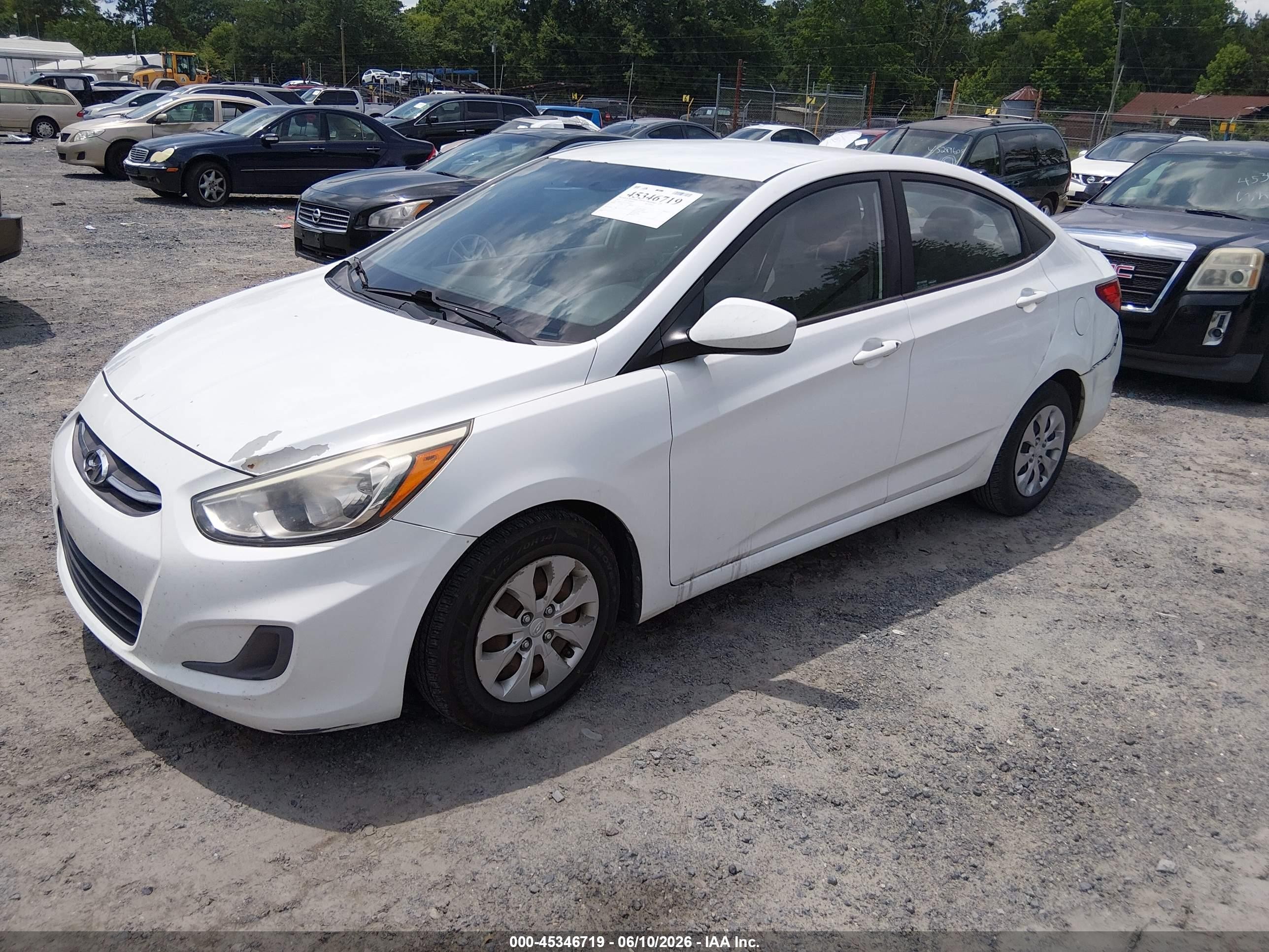 2015 Hyundai Accent Gls White vin: KMHCT4AE7FU800393