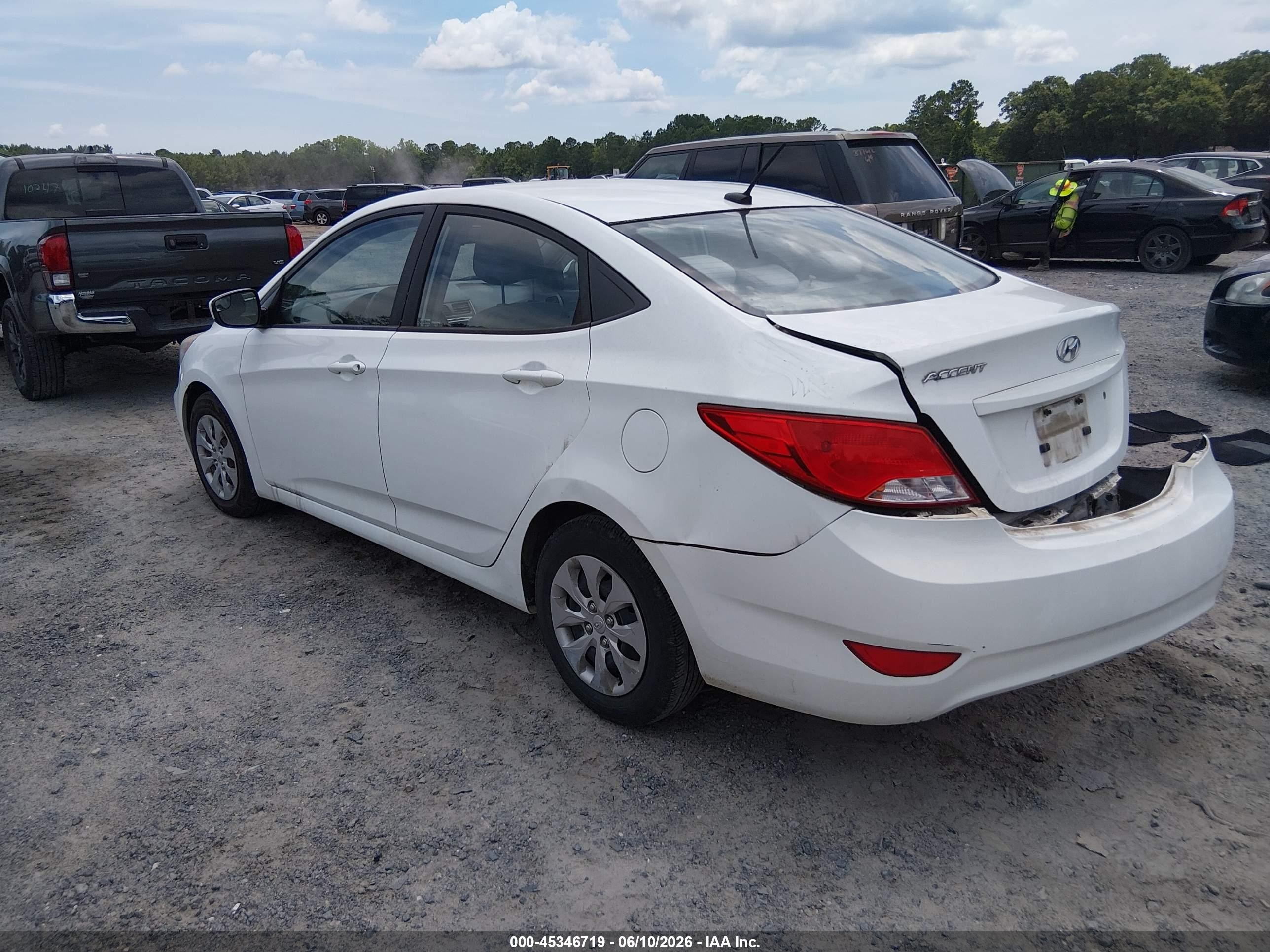 2015 Hyundai Accent Gls White vin: KMHCT4AE7FU800393