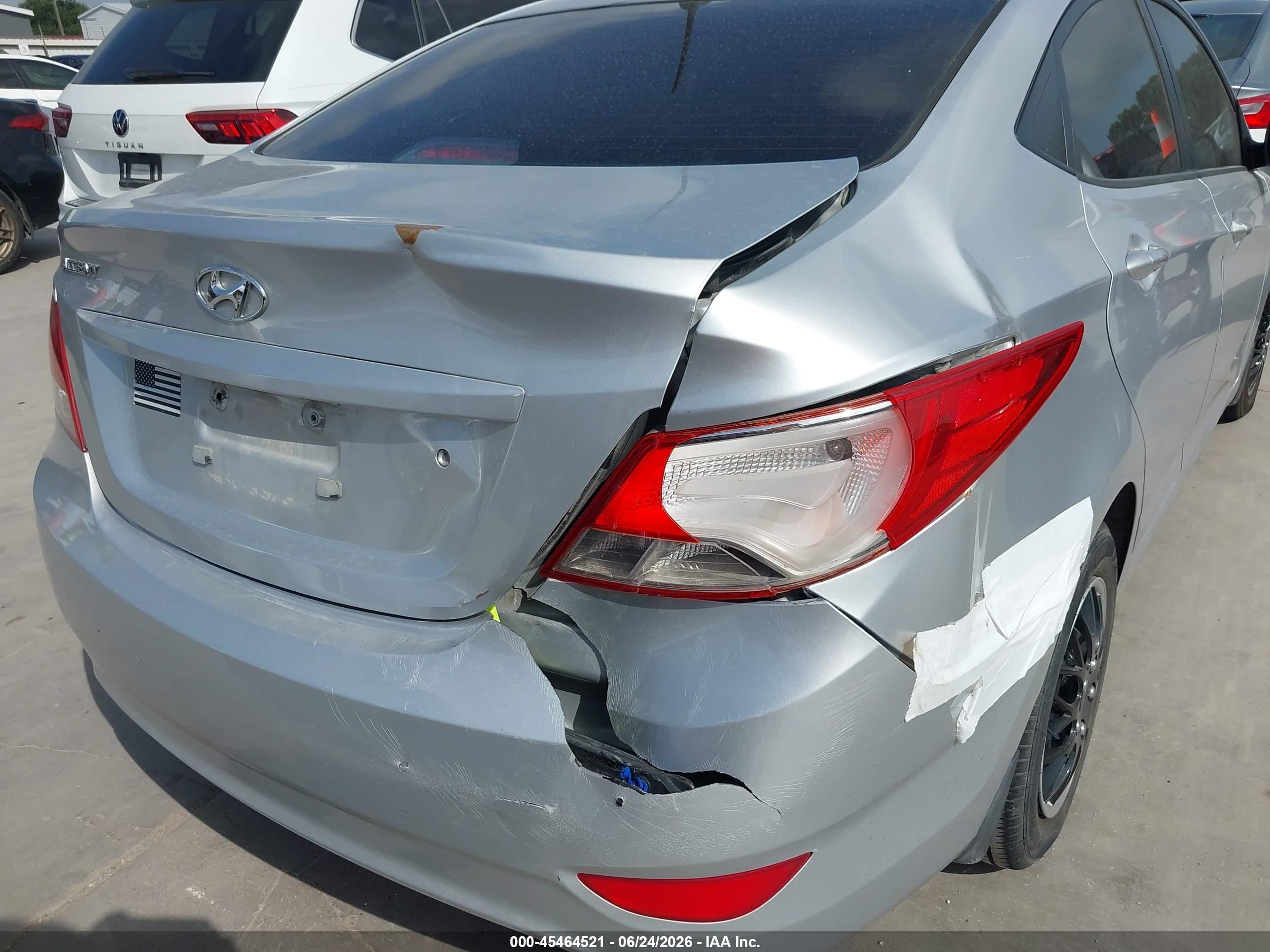 2015 Hyundai Accent Gls Silver vin: KMHCT4AE7FU806386